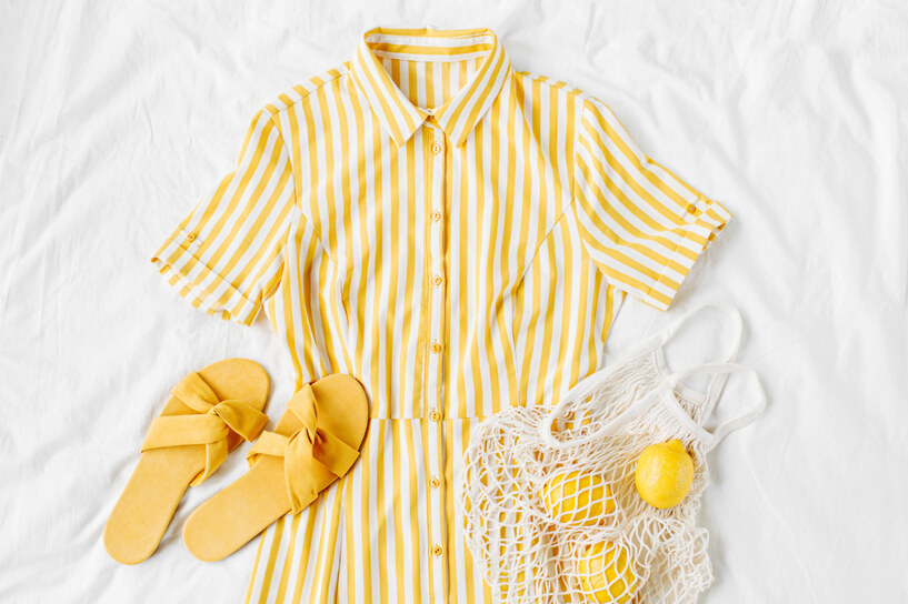 rumeno bela srajčna obleka