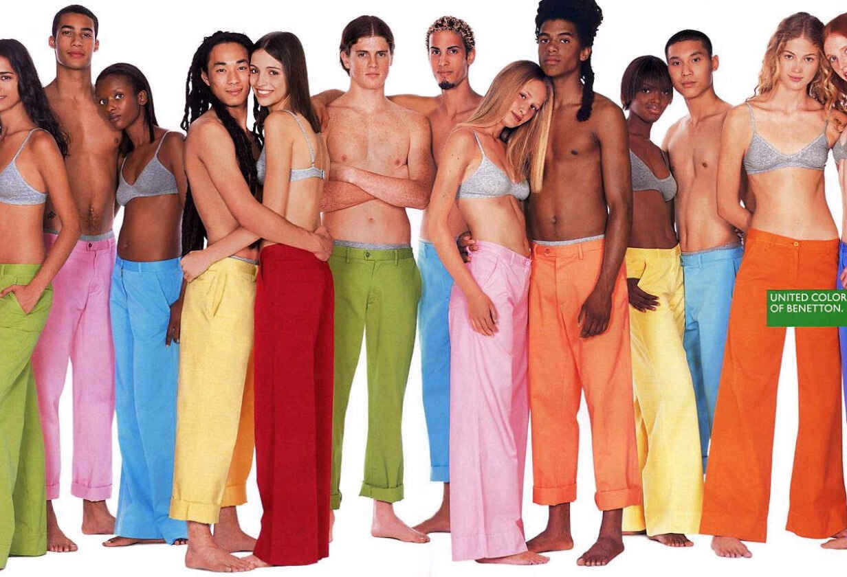 ikonična barvita reklama ljudi različnih ras in spolov United Colors of Benetton