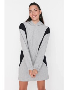 Trendyol sivi barvni blok dvignjena mini pletena obleka