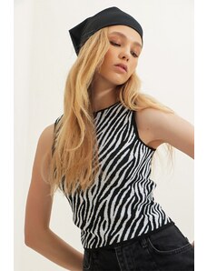 Trend Alaçatı Stili Women's Black Zero Sleeve Zebra Patterned Knitted Blouse