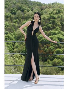 Trendyol x Zeynep Tosun Black Evening Wear & Prom obleka z vgrajenim globokim V-vratom