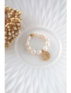 Fashatude "Lucky Star" | Freshwater Pearls & 24K Star Elastic Ring