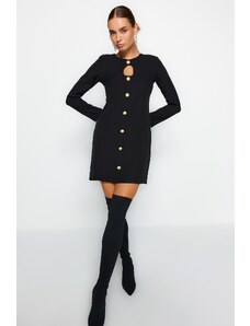 Trendyol Black Straight Cut Mini obleka s tkano obleko s podrobnostmi gumba