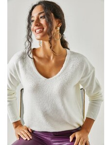 Olalook Women's Ecru V-Neck Soft Textured Knitwear Sweater