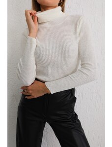 BİKELİFE Ženski beli lycra fleksibilen pulover za pletenine z želvjim vratom