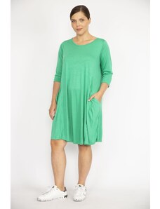 Şans Women's Green Plus Size Crew Neck Capri Sleeve Pocket Dress