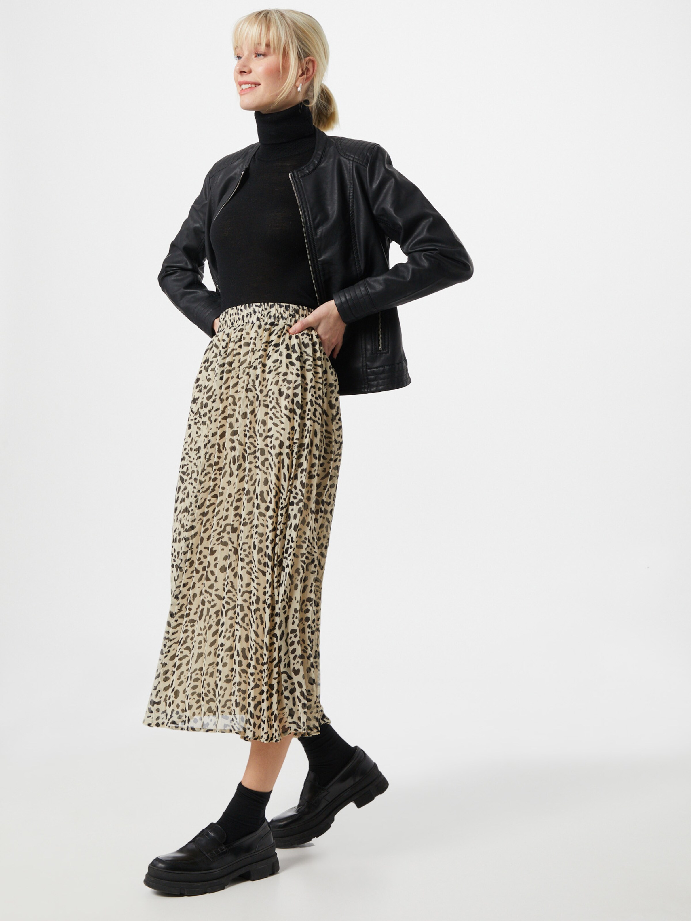 b.young Prehodna jakna črna