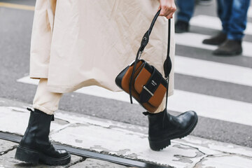 outfit z gležnjarji