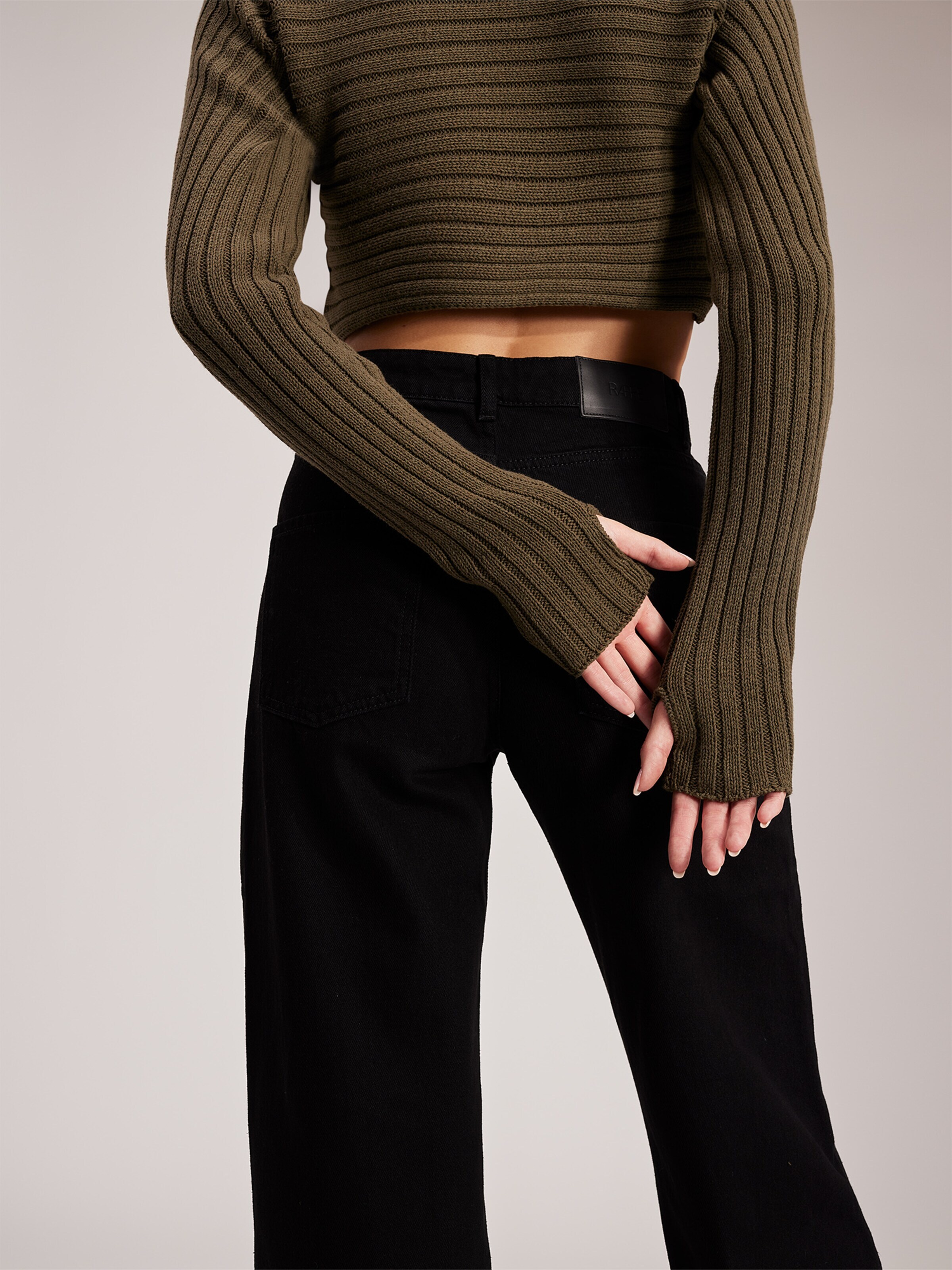 RÆRE by Lorena Rae Pulover 'Celia' temno zelena