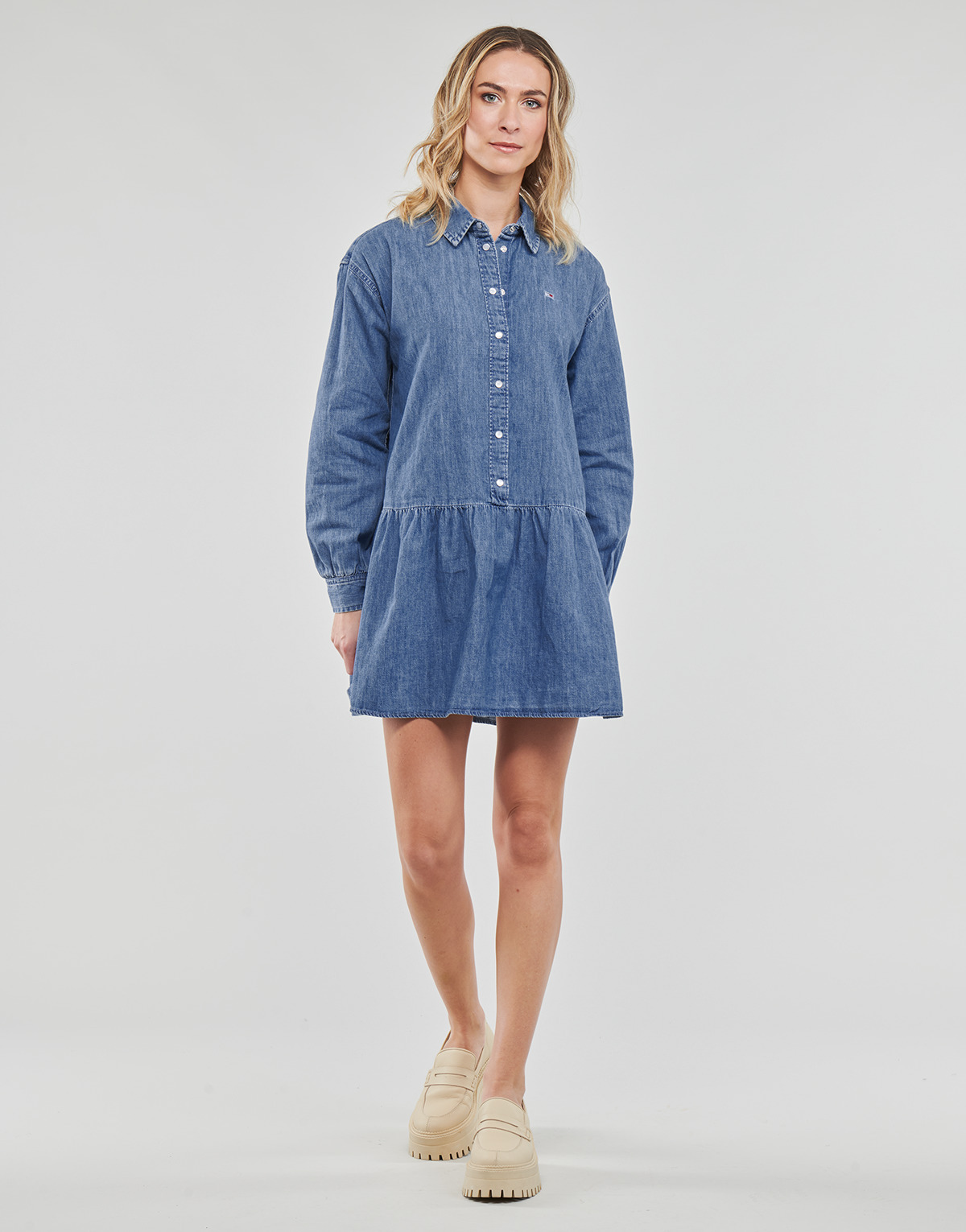 Tommy Jeans Kratke obleke TJW CHAMBRAY SHIRT DRESS Tommy Jeans