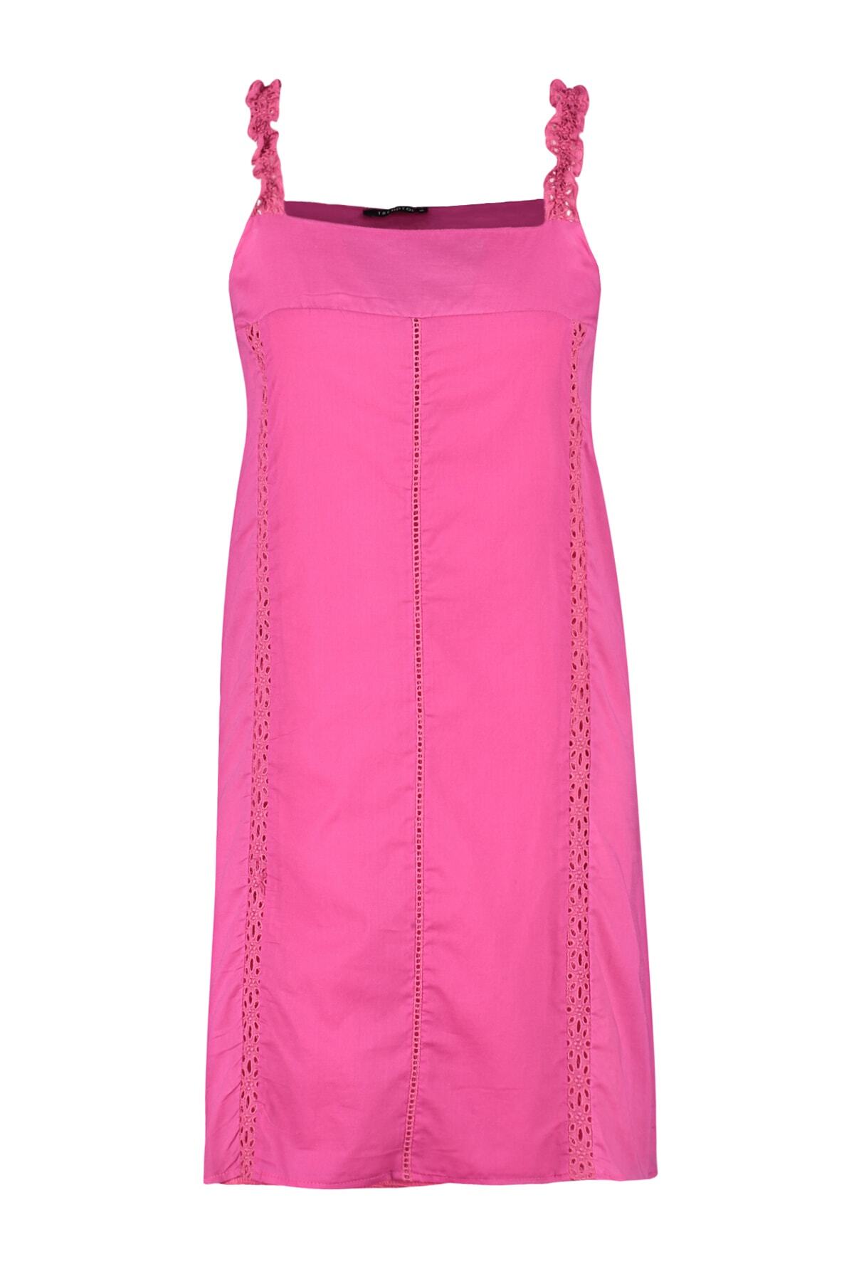 Trendyol roza naravnost rezana mini obleka s tkano podlogo in čipkastim detajlom