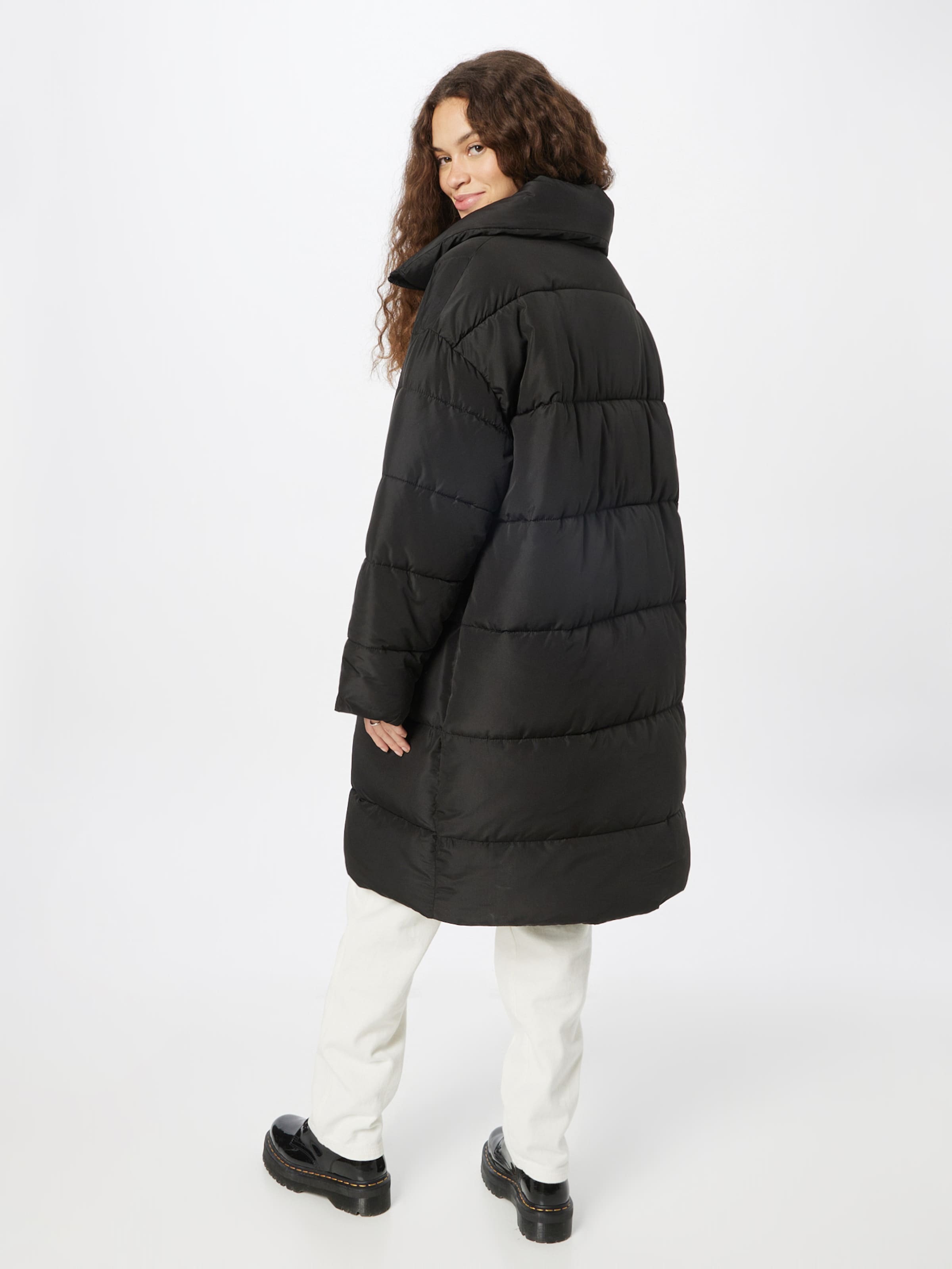 Dorothy Perkins Prehoden plašč črna