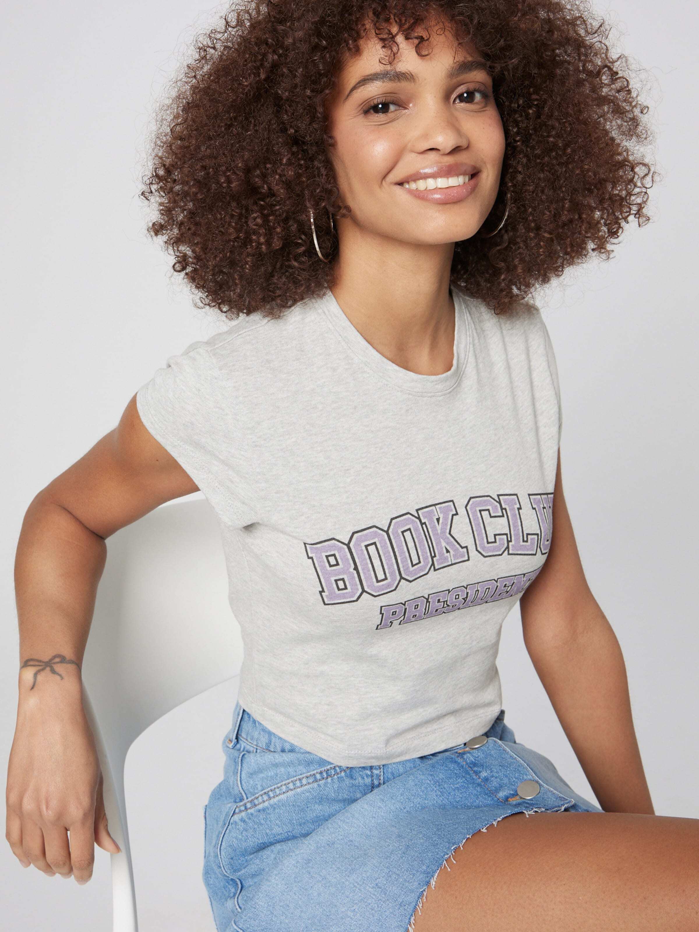 Daahls by Emma Roberts exclusively for ABOUT YOU Majica 'Cara' siva / pastelno lila / črna