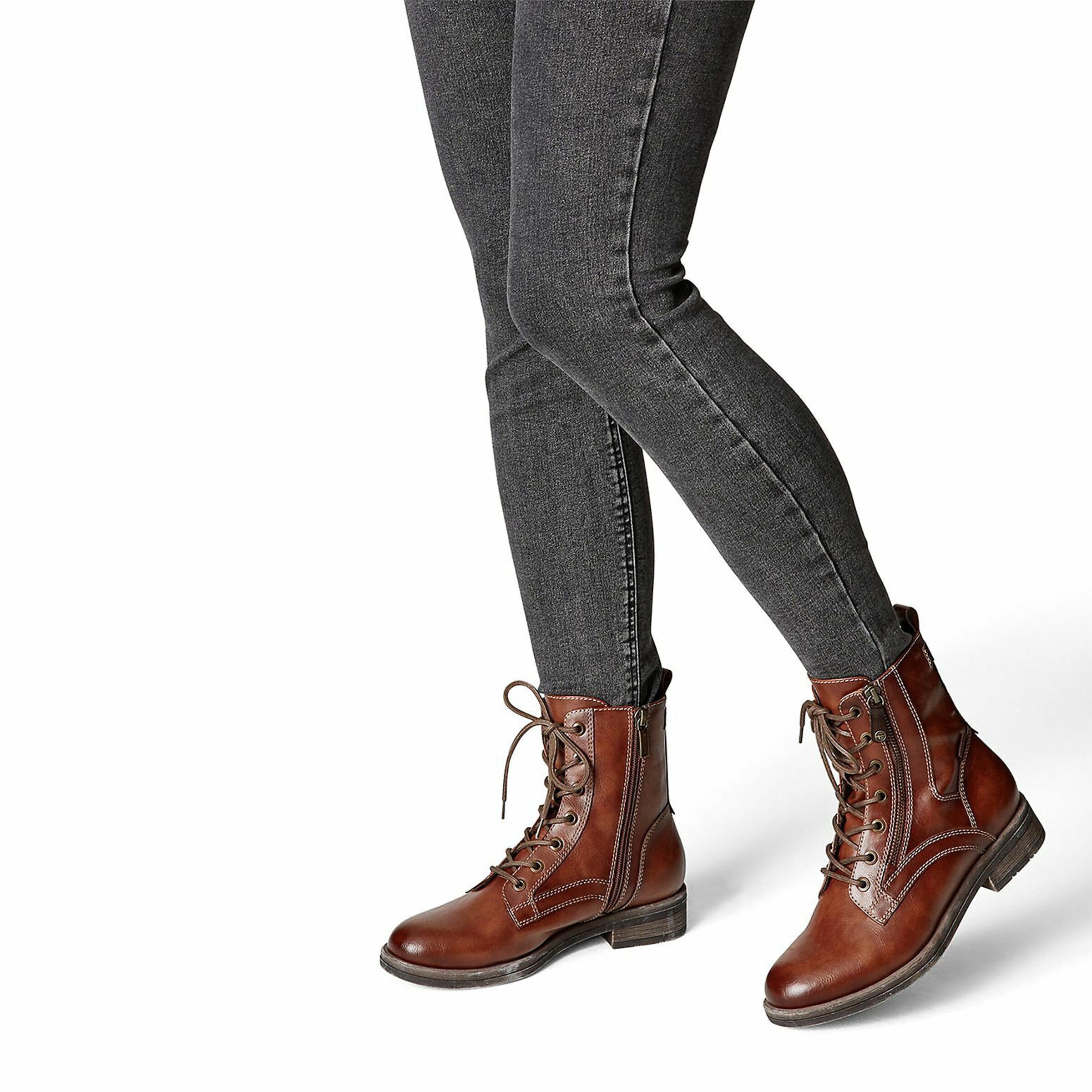 Tamaris Gležnarji z vezalkami rjava