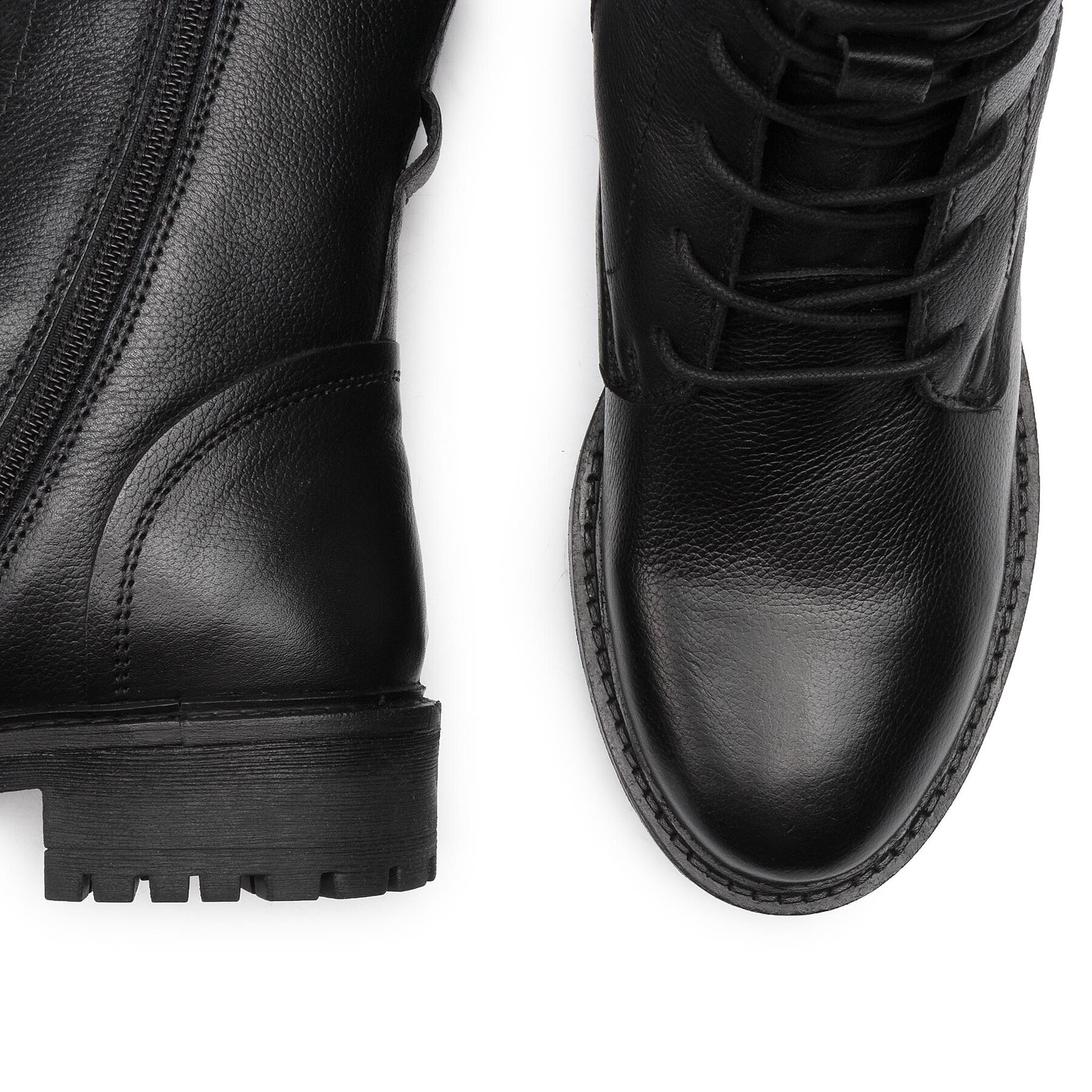 Pohodni čevlji Geox