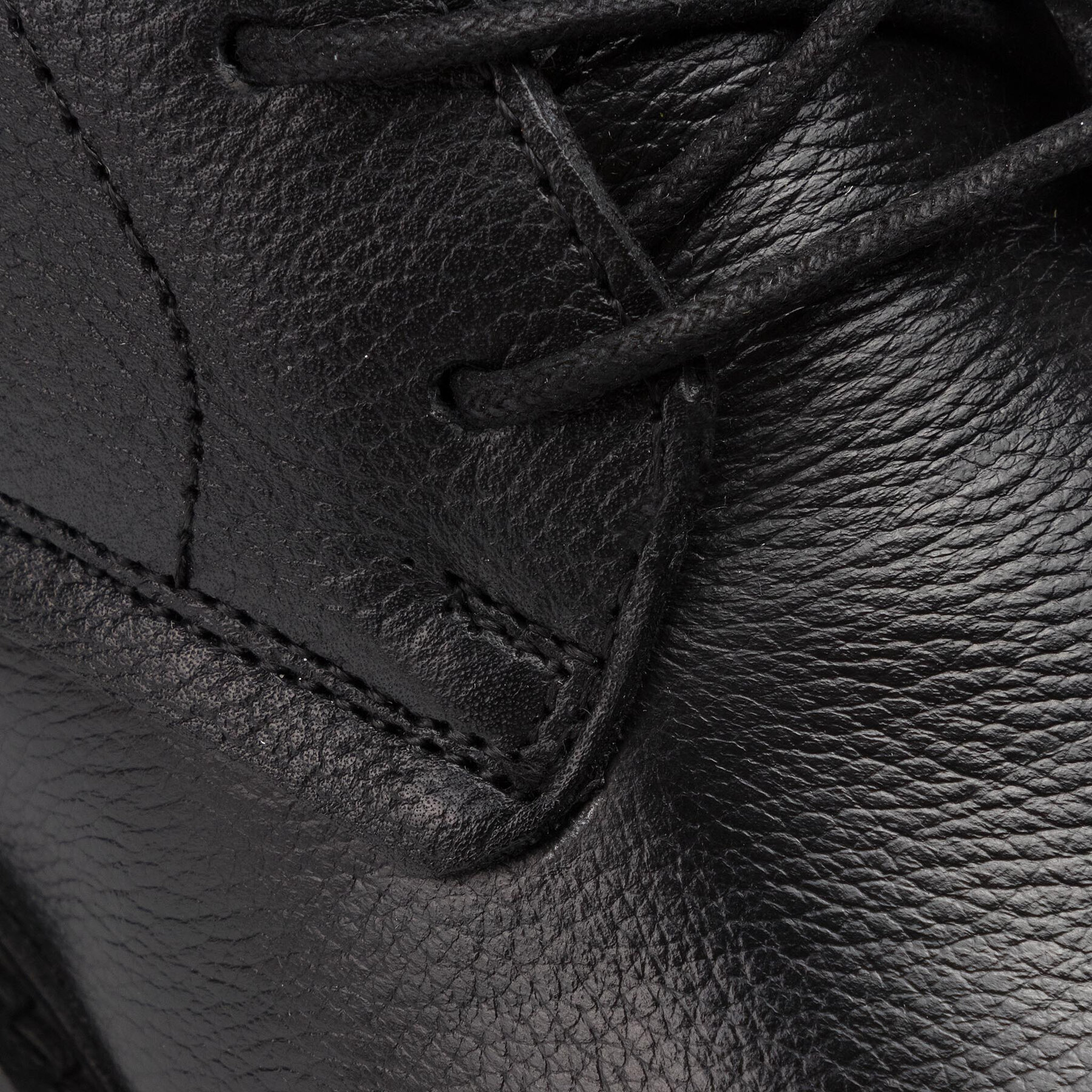 Pohodni čevlji Geox