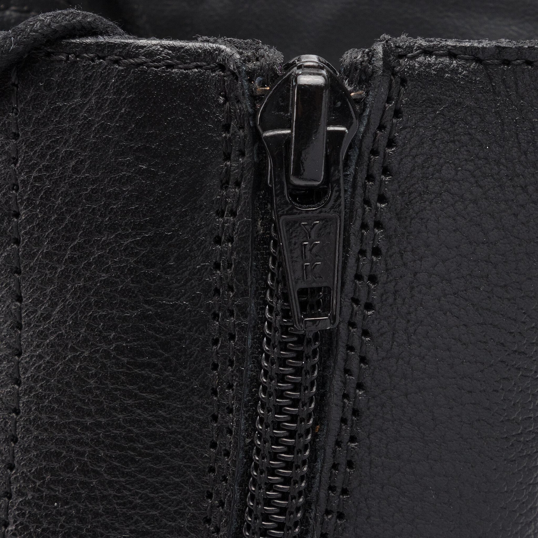 Pohodni čevlji Geox