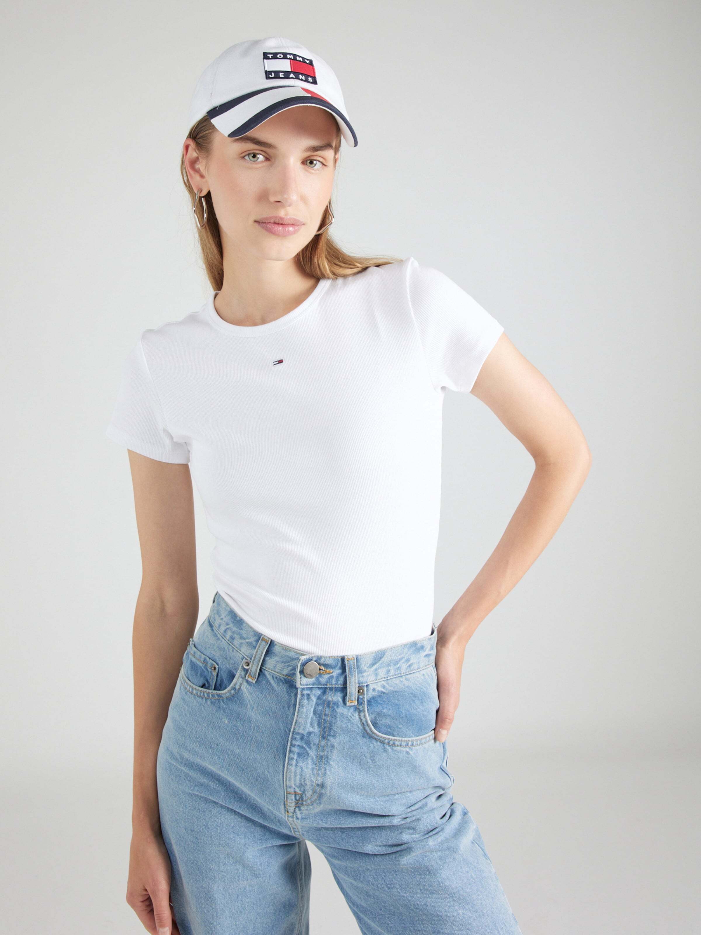 Tommy Jeans Majica 'ESSENTIAL' bela