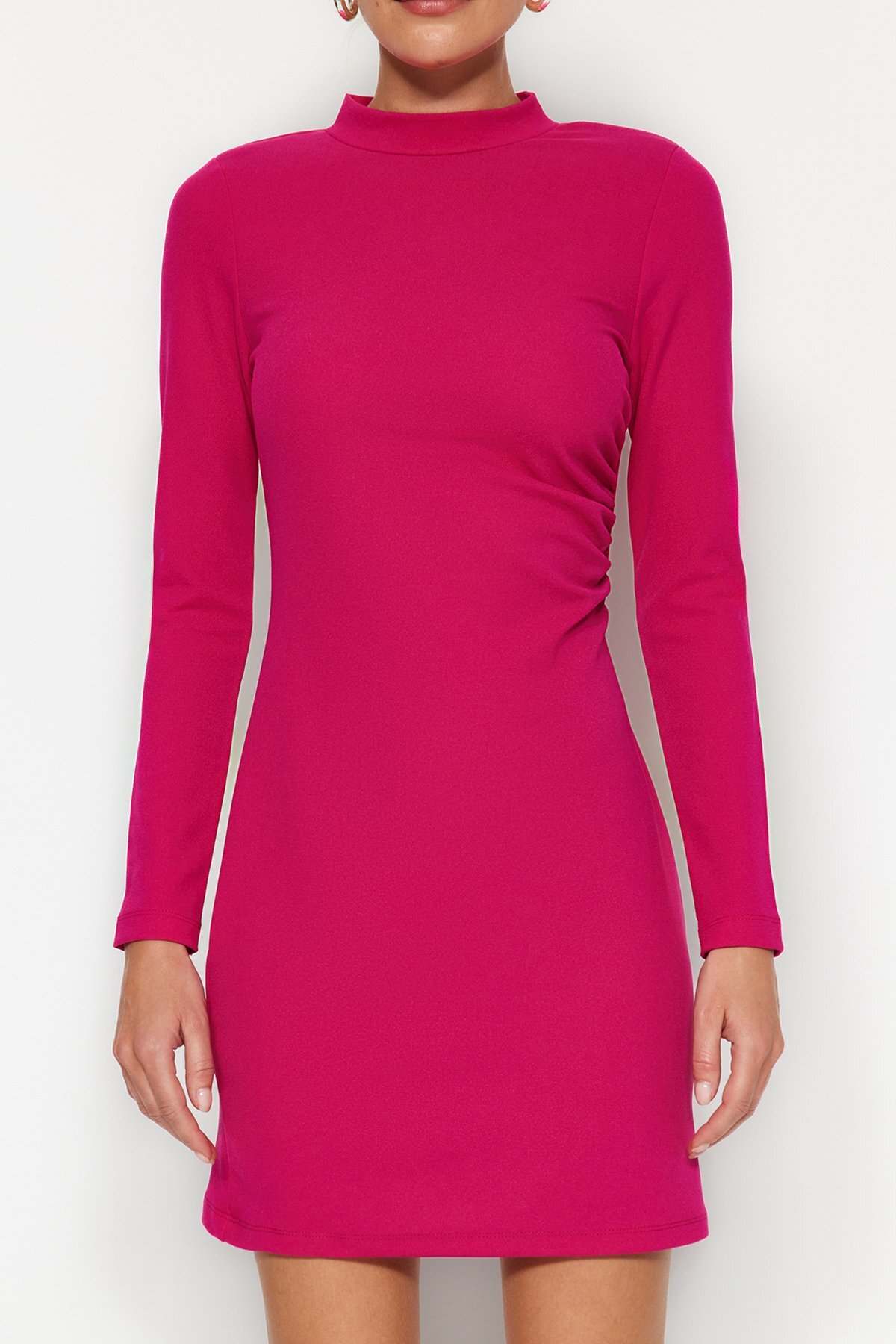Trendyol fuchsia stand-up ovratnik, nameščena, pletena mini obleka z gubami