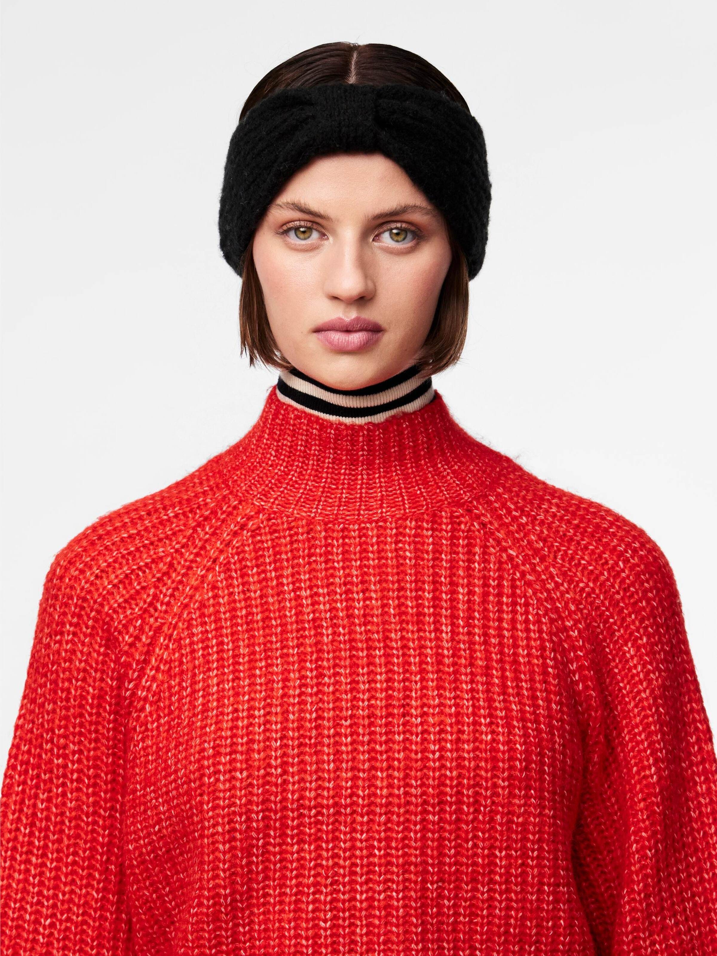 PIECES Trak za čelo 'PCPyron' črna