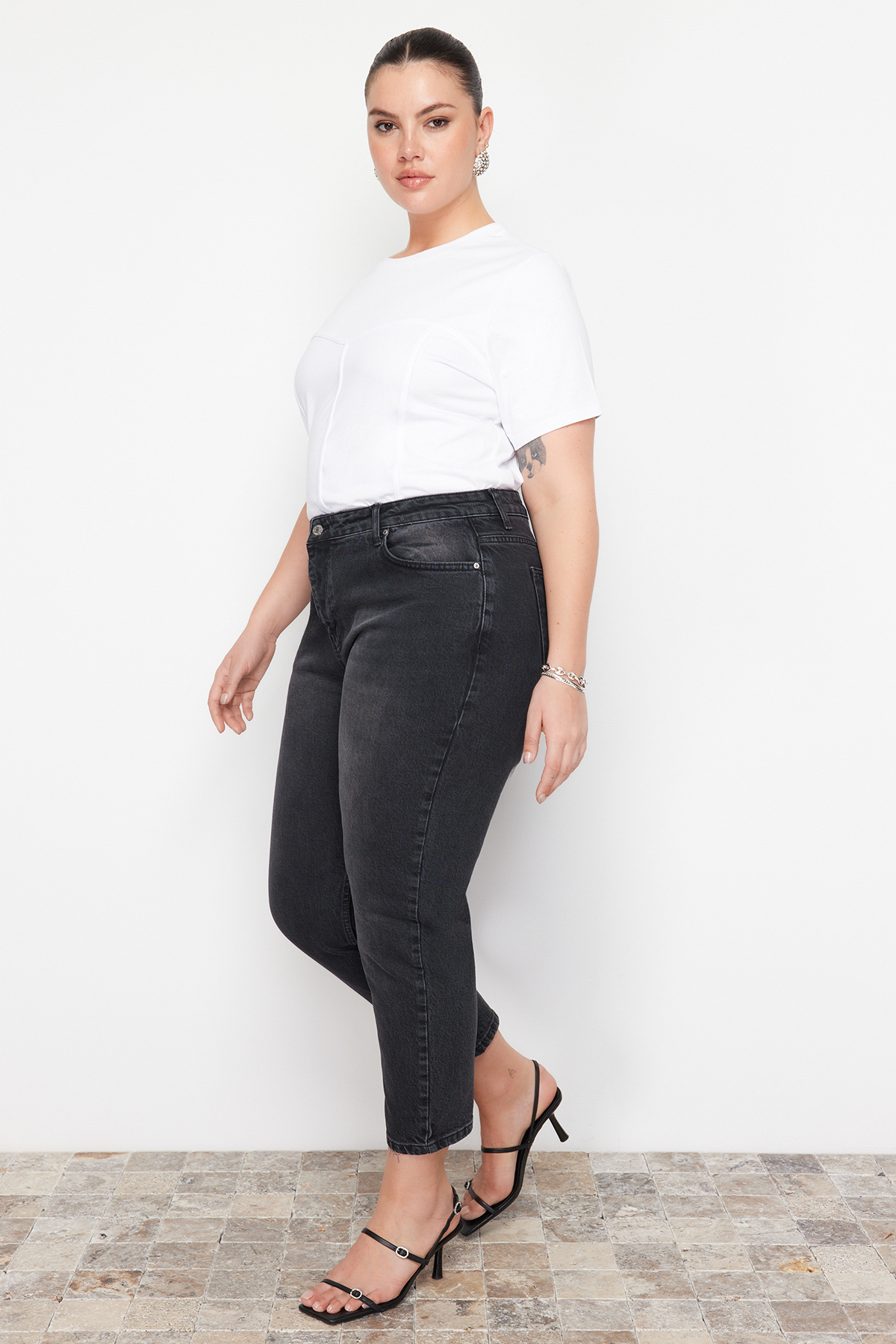 Trendyol krivulja Črni visok pas Mama Jeans