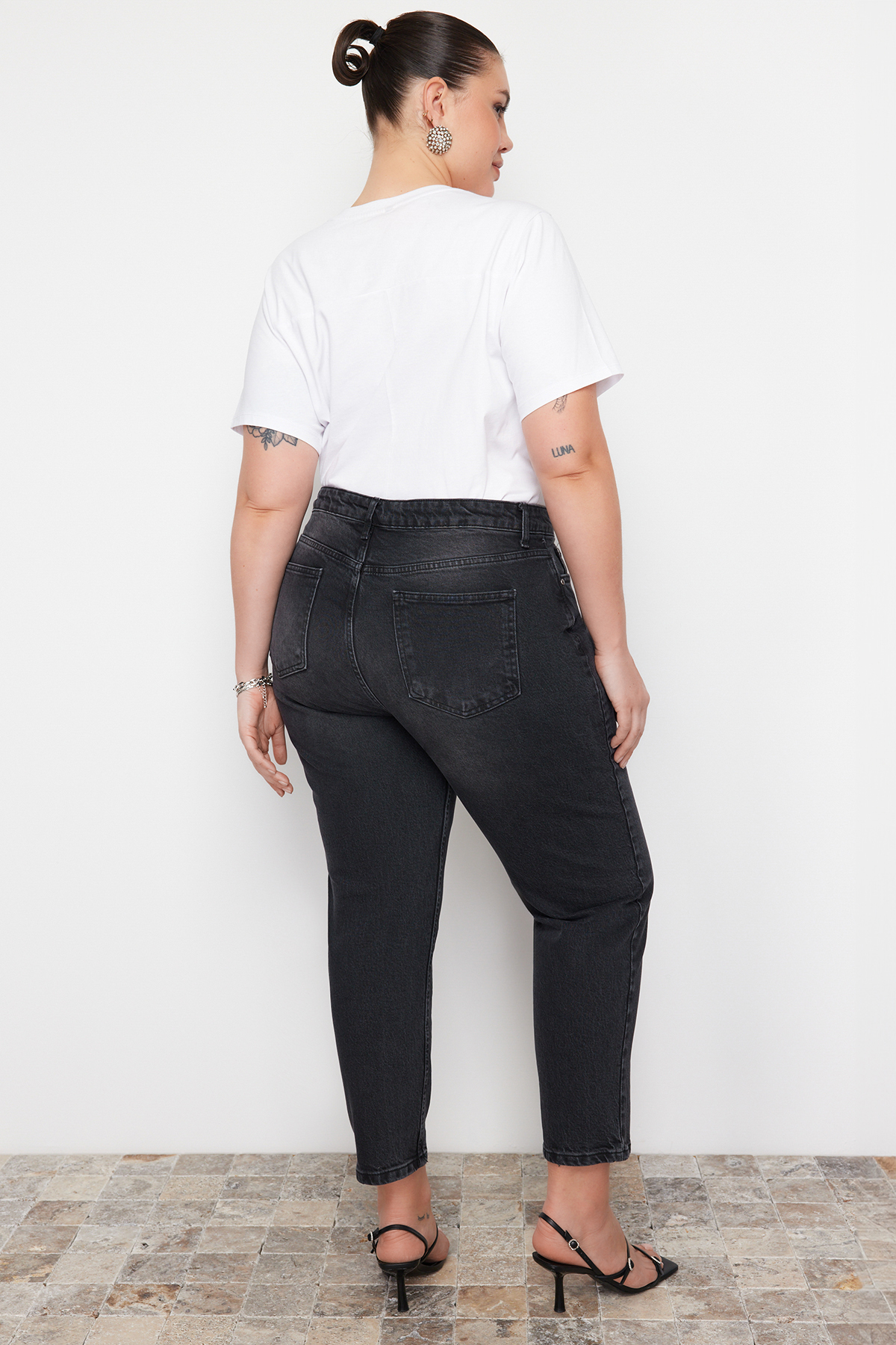 Trendyol krivulja Črni visok pas Mama Jeans