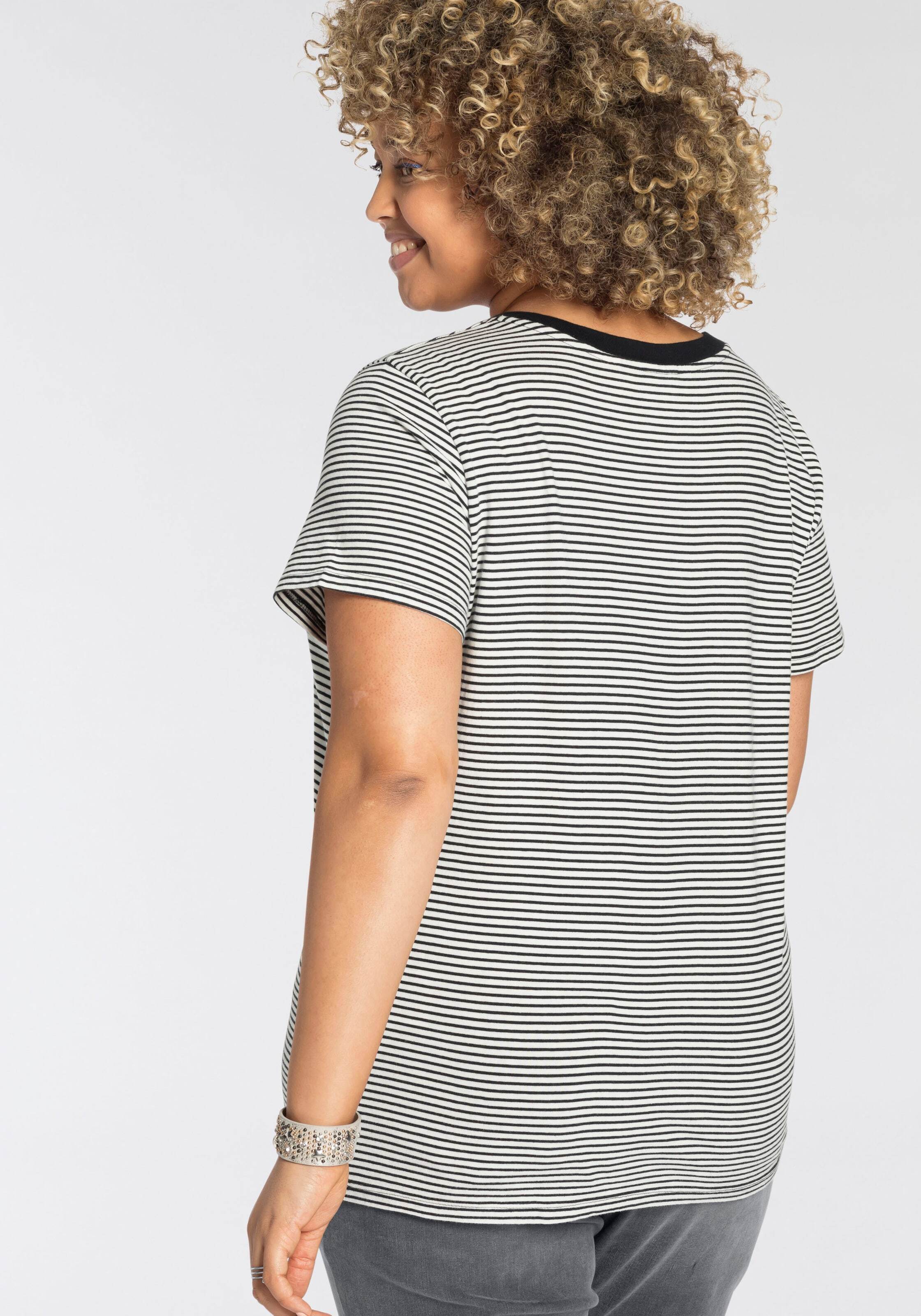Levi's Plus Majica 'The Perfect V-Neck (Plus Size)' črna / bela