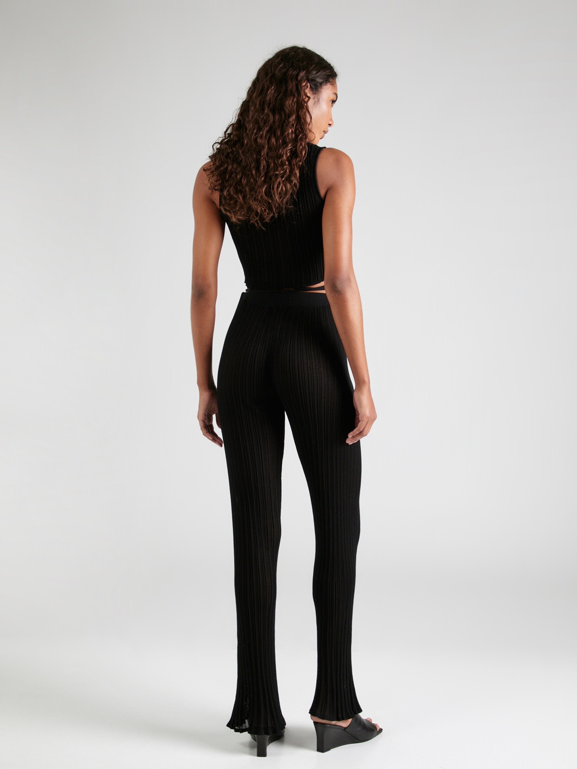 ABOUT YOU x Toni Garrn Hlače 'Rebecca' črna