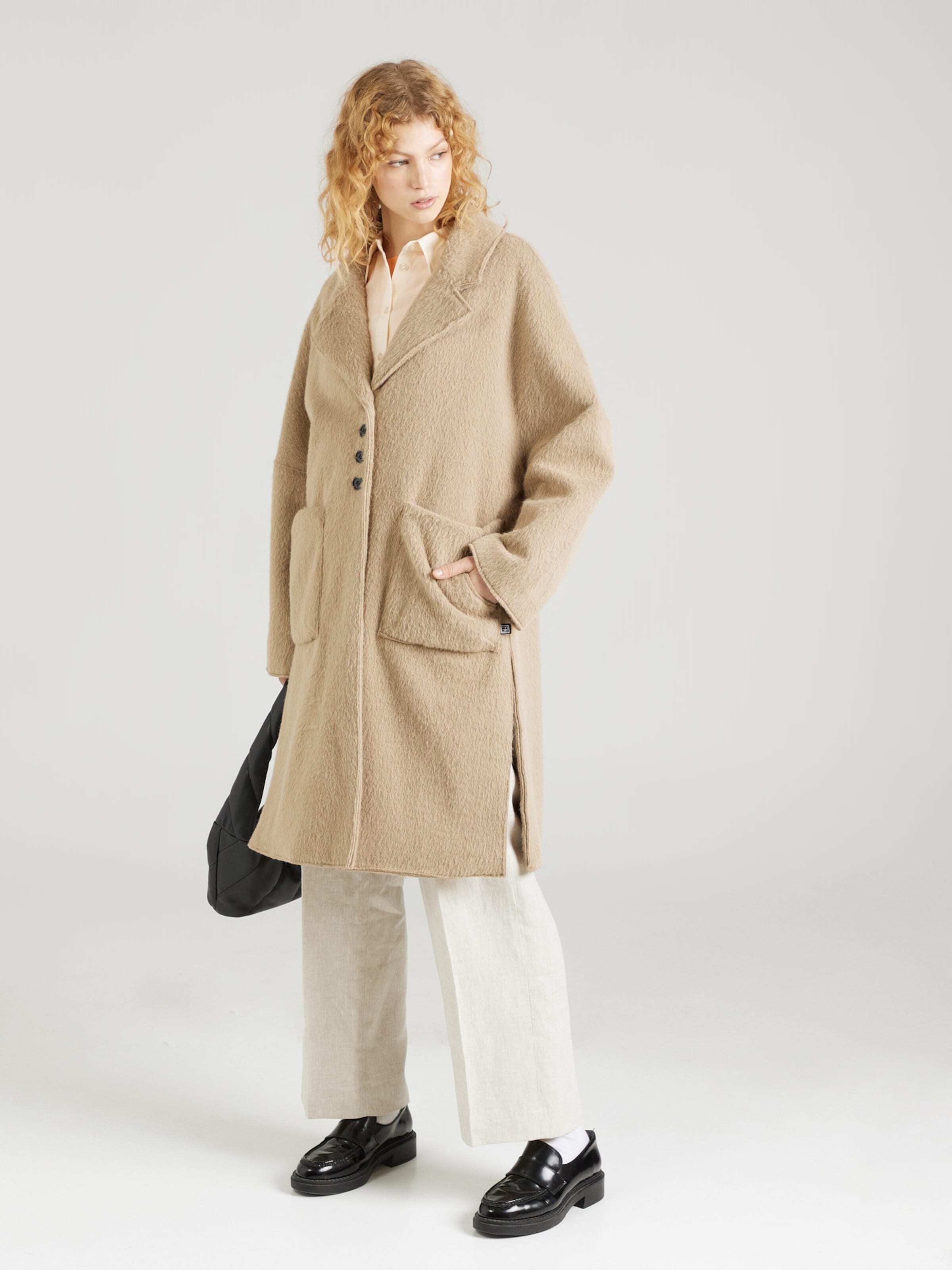 FREAKY NATION Prehoden plašč 'Be Charming' pesek