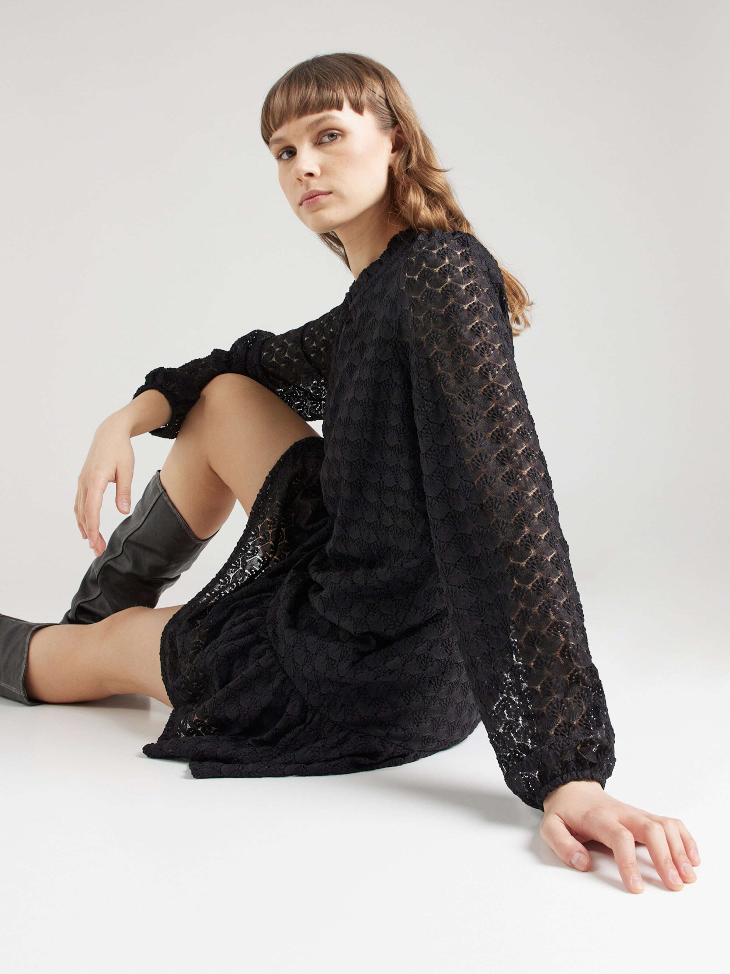 VERO MODA Obleka 'BECCA' črna