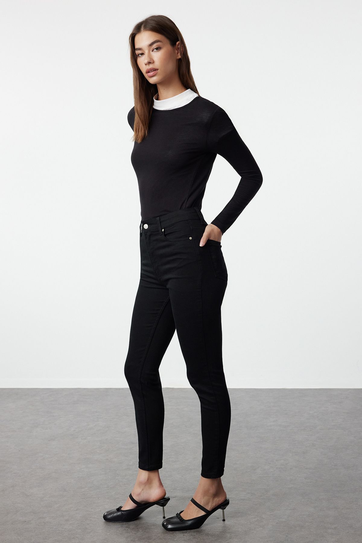 Ženske kavbojke Trendyol Skinny