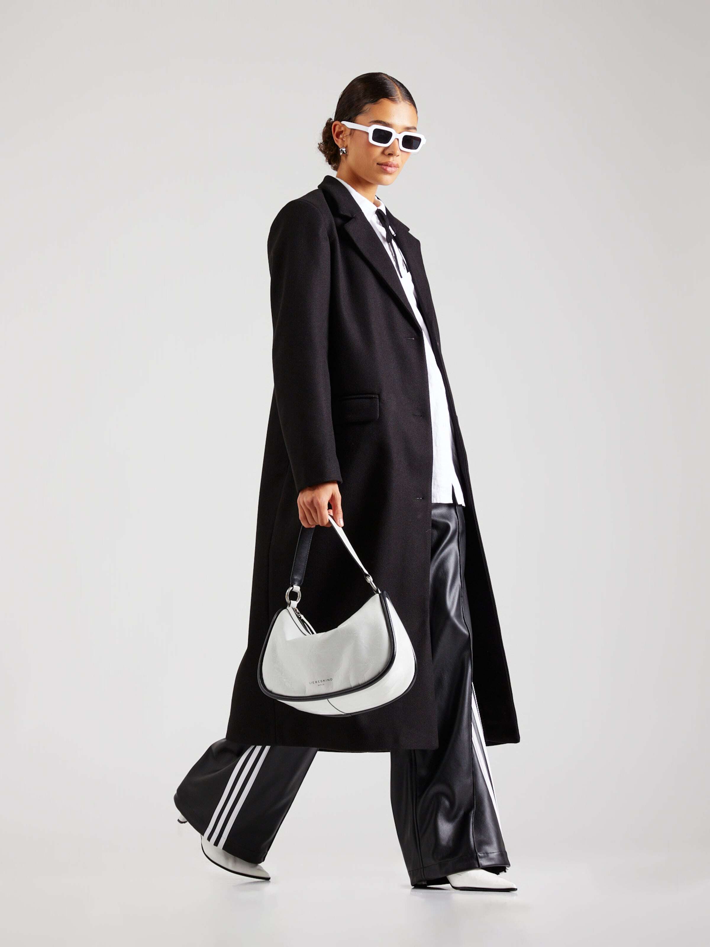 VILA Prehoden plašč 'Solo' črna