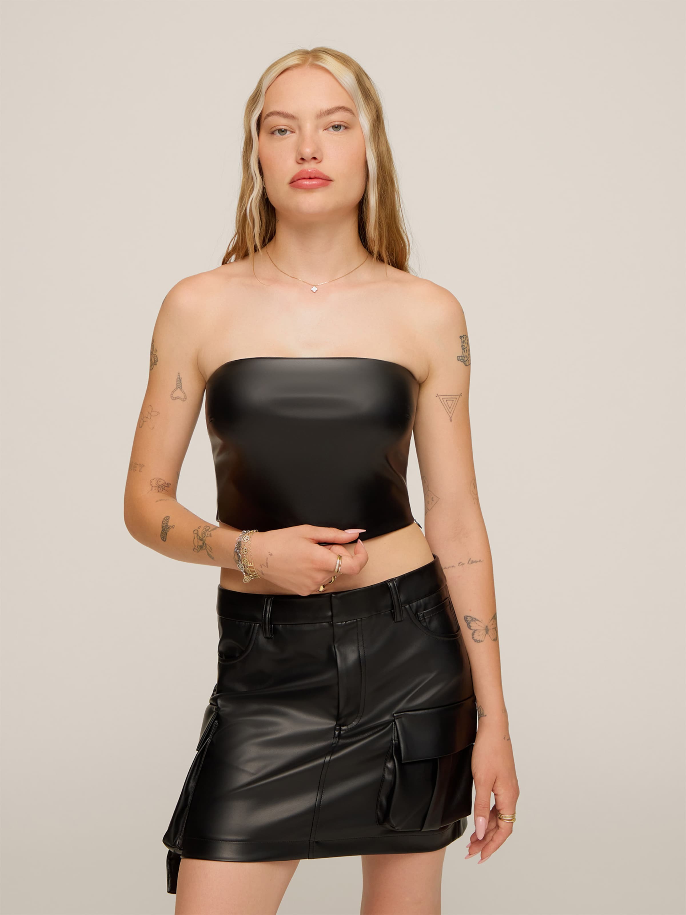 Cheyenne Ochsenknecht Majica črna