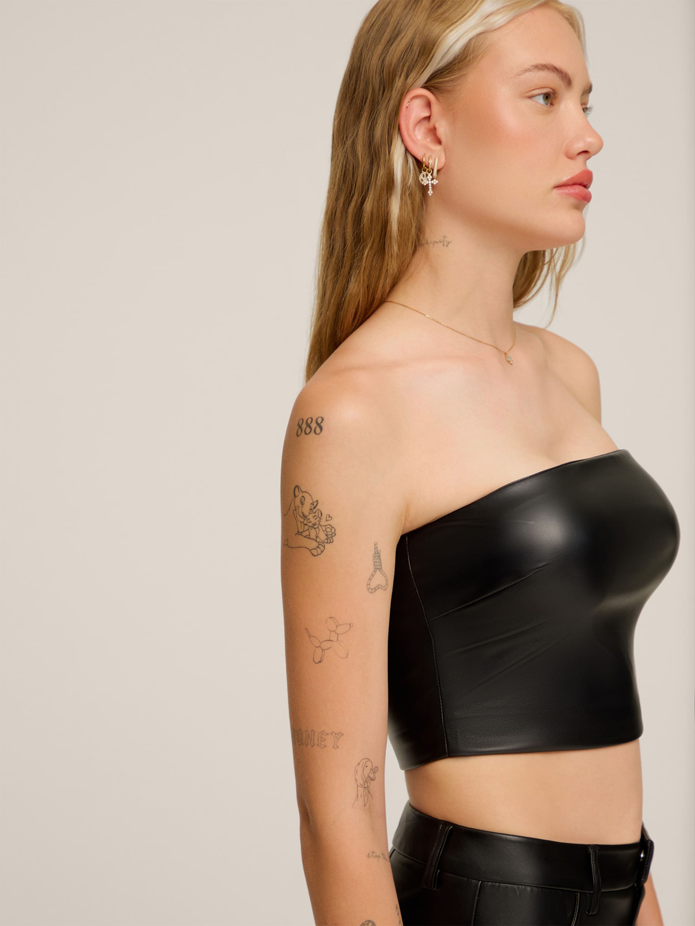 Cheyenne Ochsenknecht Majica črna