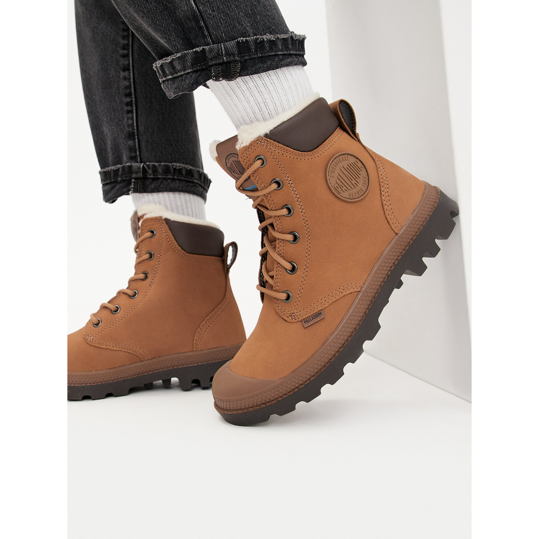 Pohodni čevlji Palladium