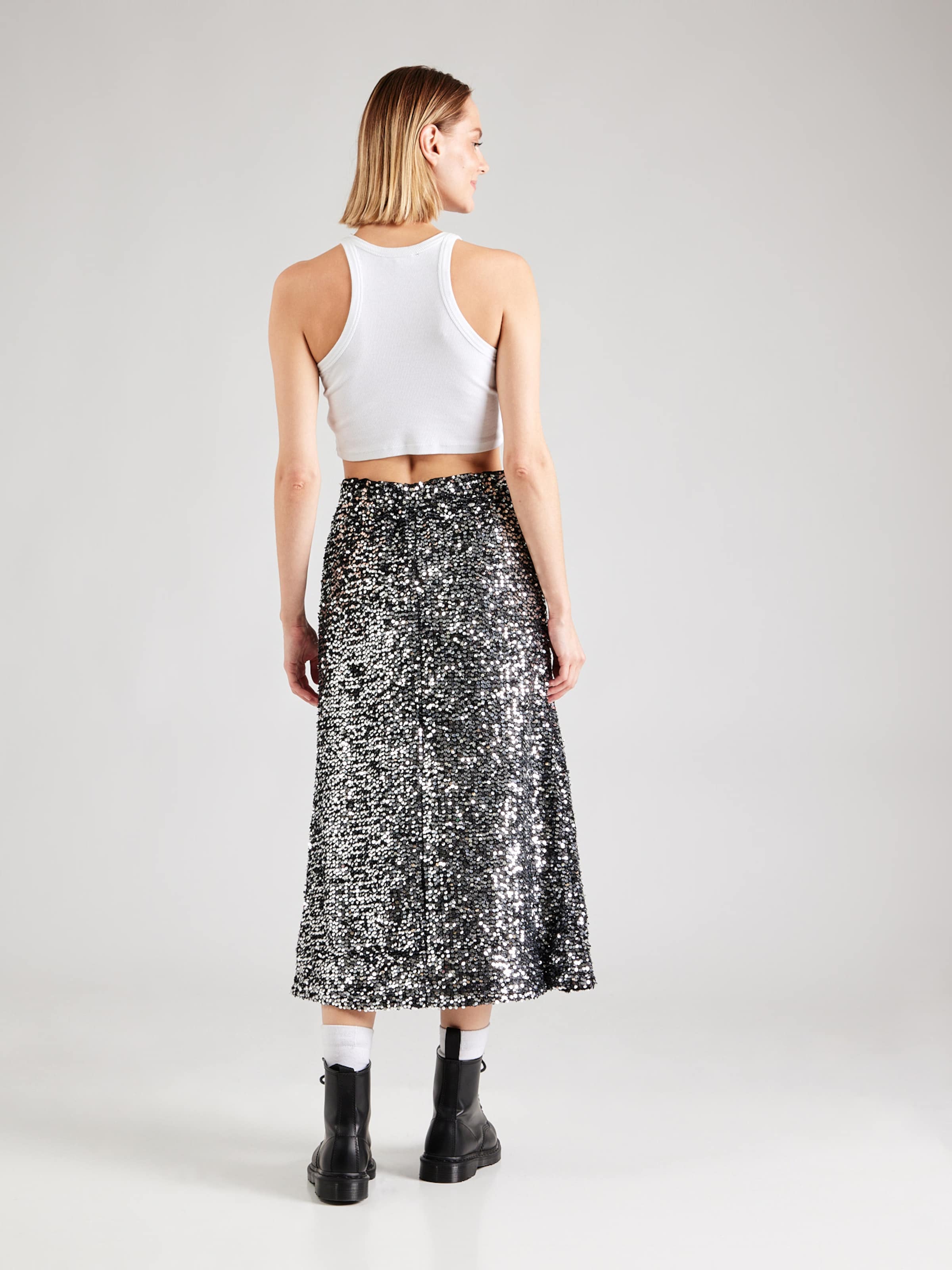 PIECES Krilo 'PCSERENA' črna / srebrna