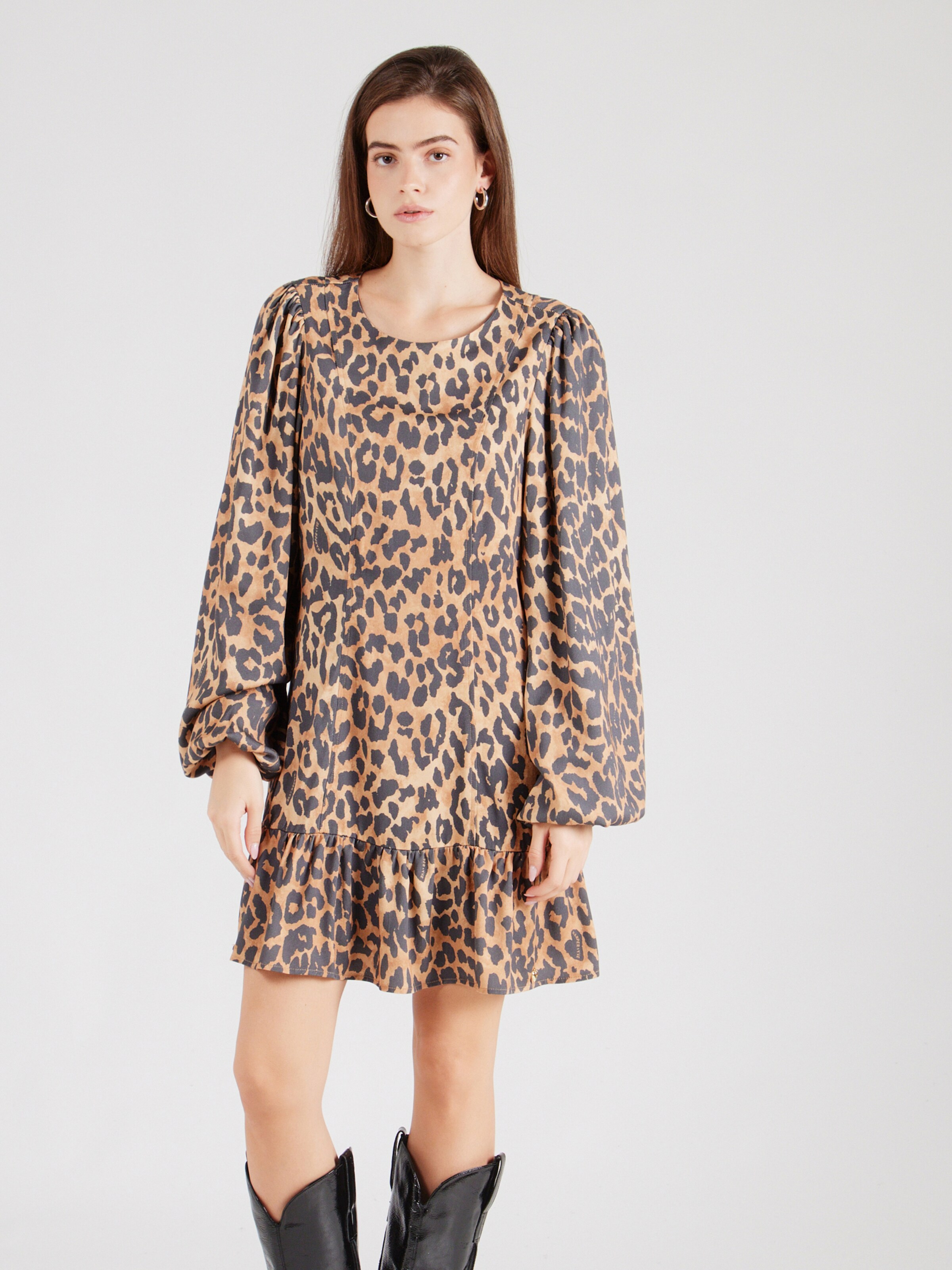 Harper & Yve Obleka pueblo / črna