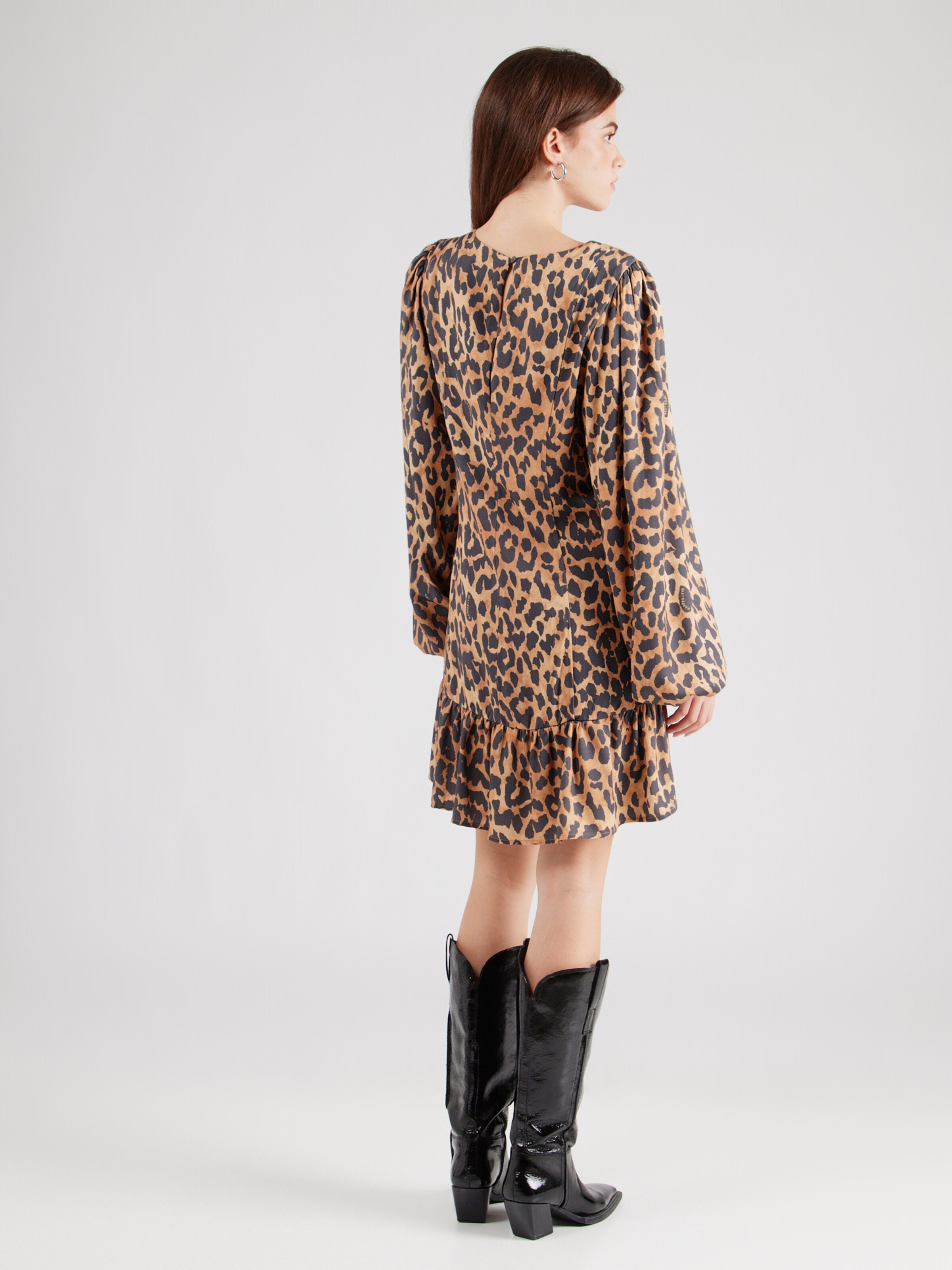 Harper & Yve Obleka pueblo / črna