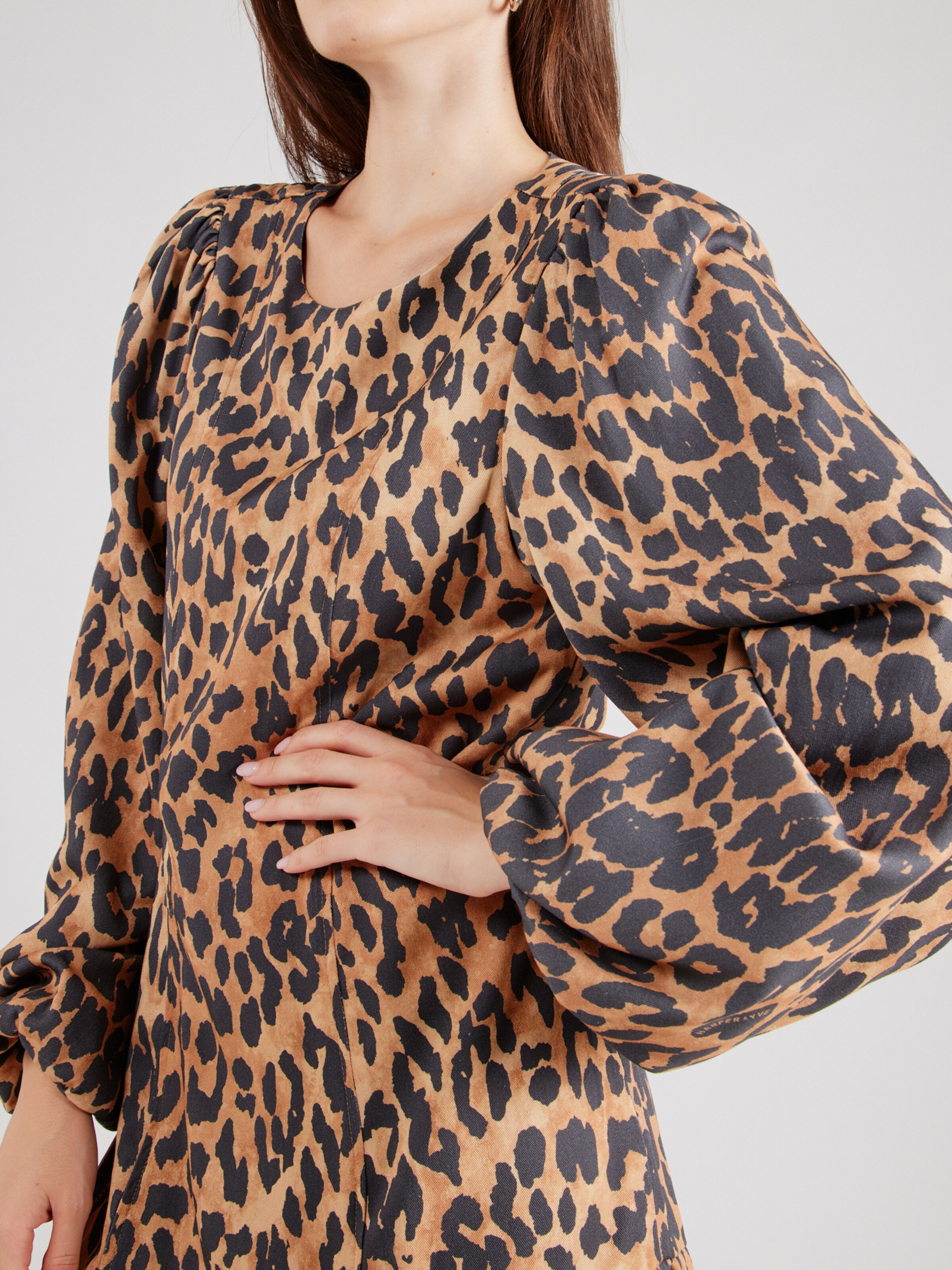 Harper & Yve Obleka pueblo / črna