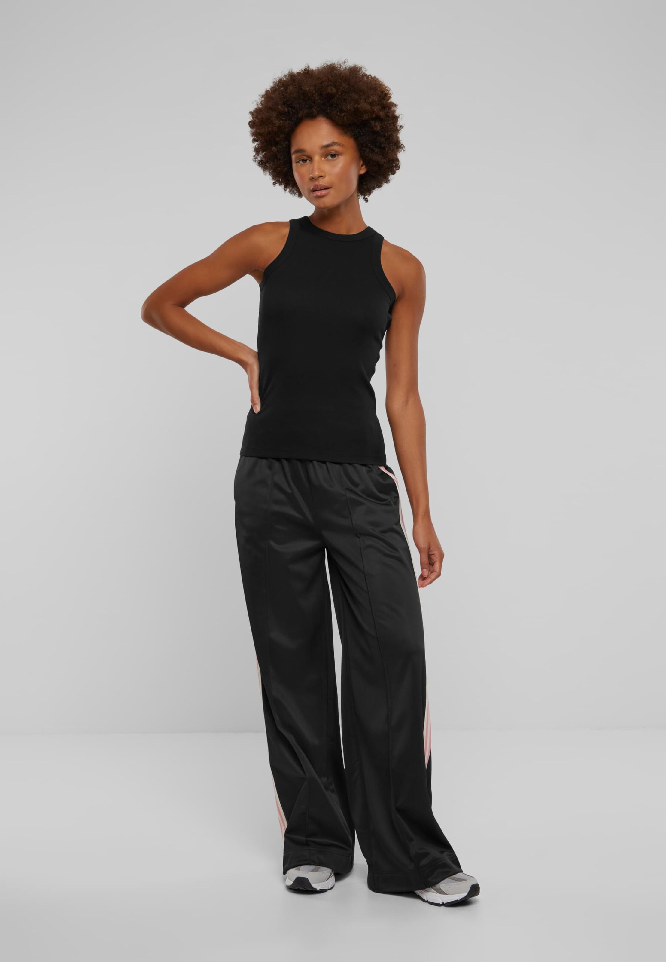 Urban Classics Top črna