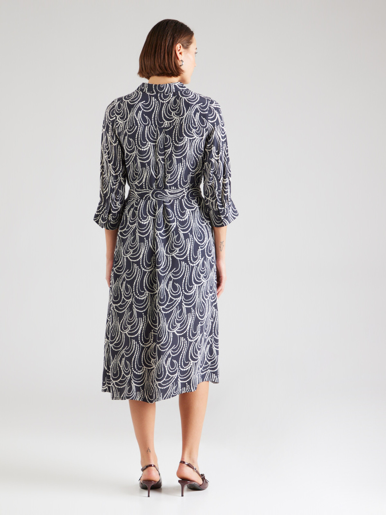 Part Two Dolga srajca 'Paia' safir / bela