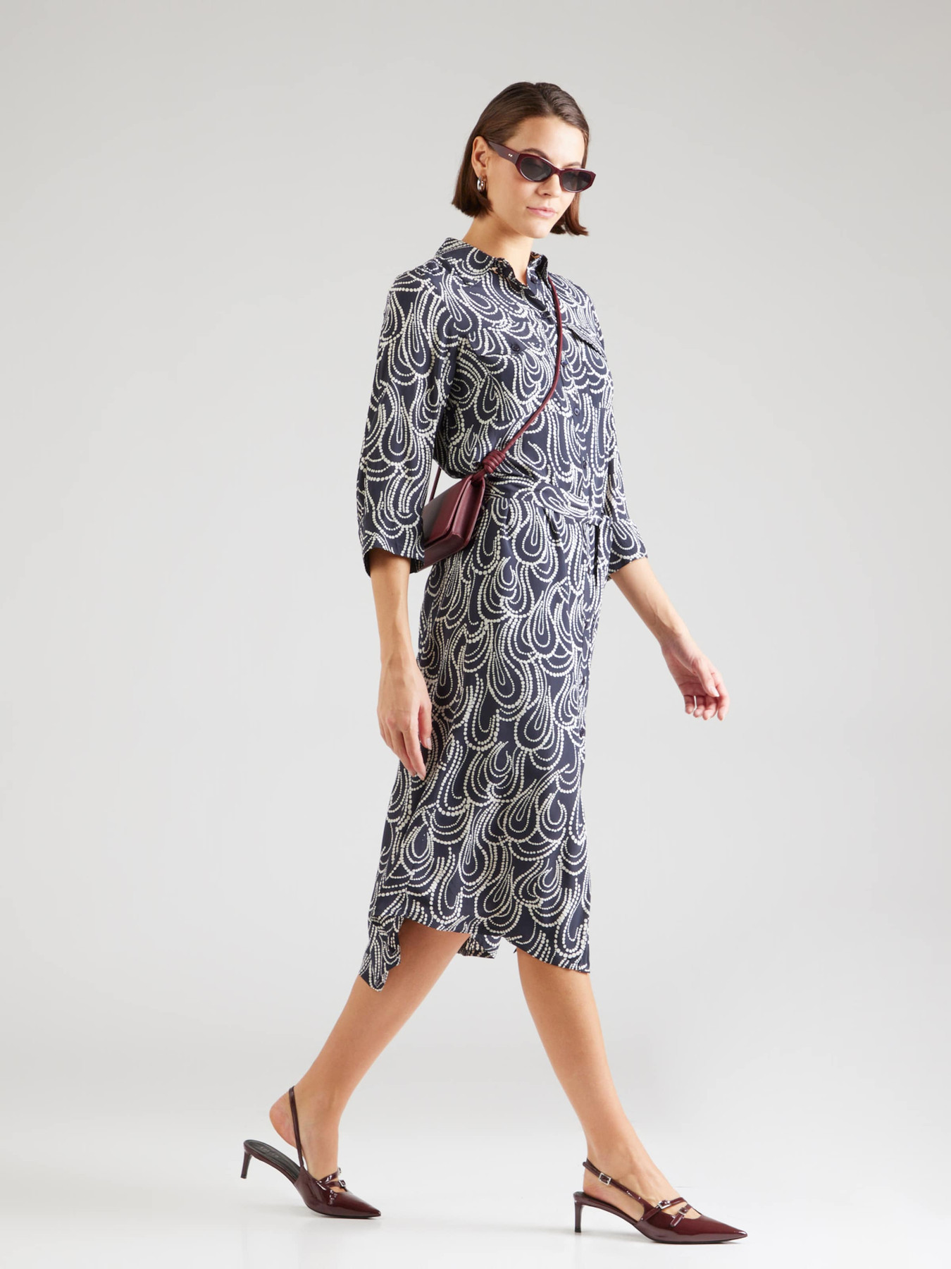 Part Two Dolga srajca 'Paia' safir / bela