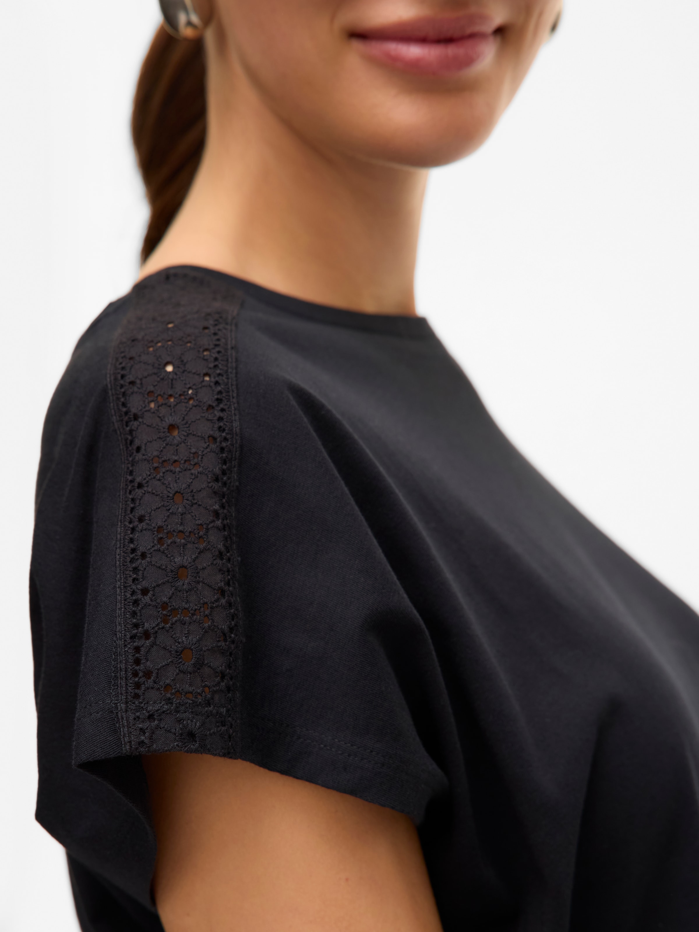 VERO MODA Majica 'Emmy' črna