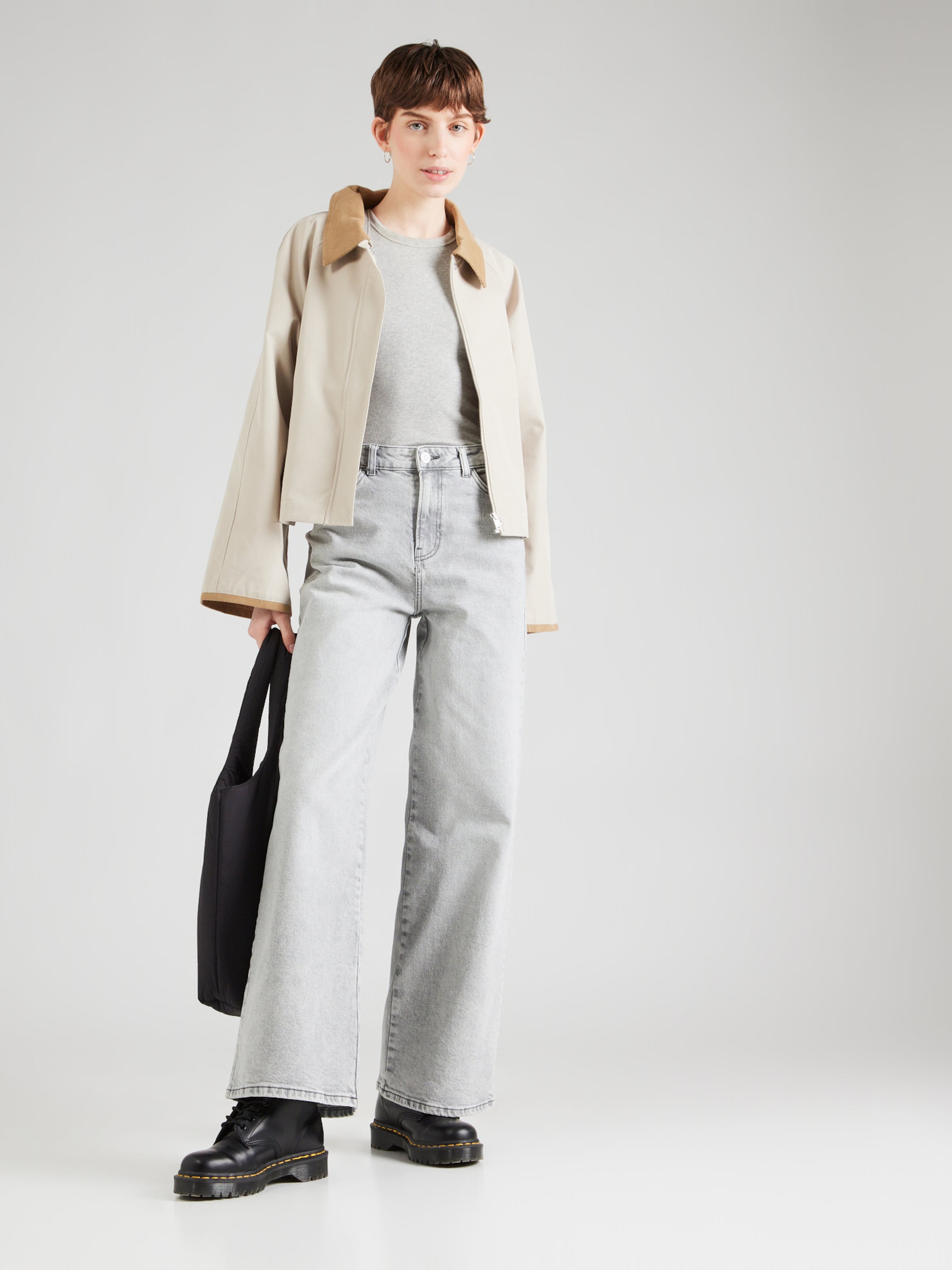 PIECES Kavbojke 'PCSELMA' svetlo siva