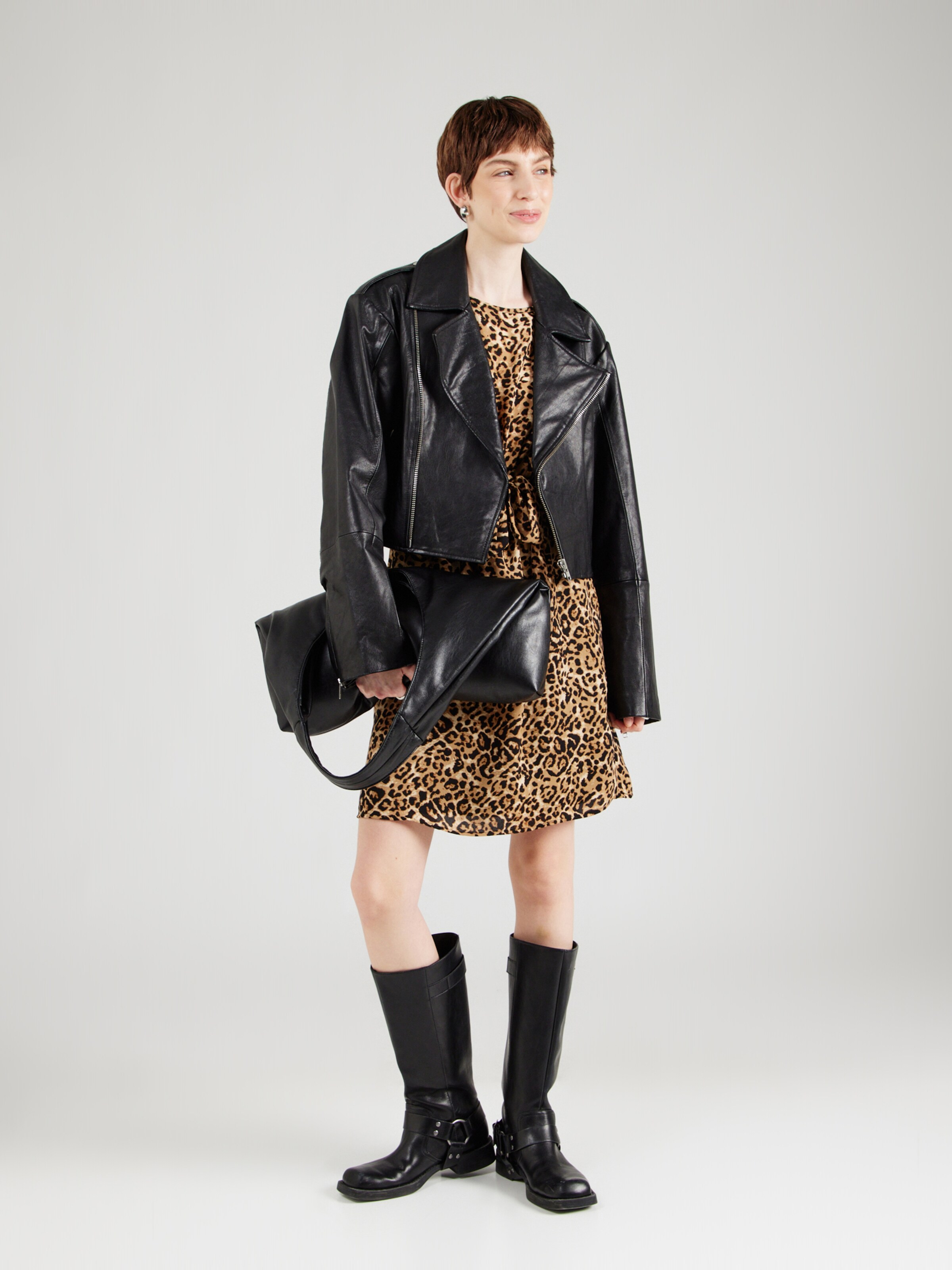 ABOUT YOU Obleka 'Caja' rjava