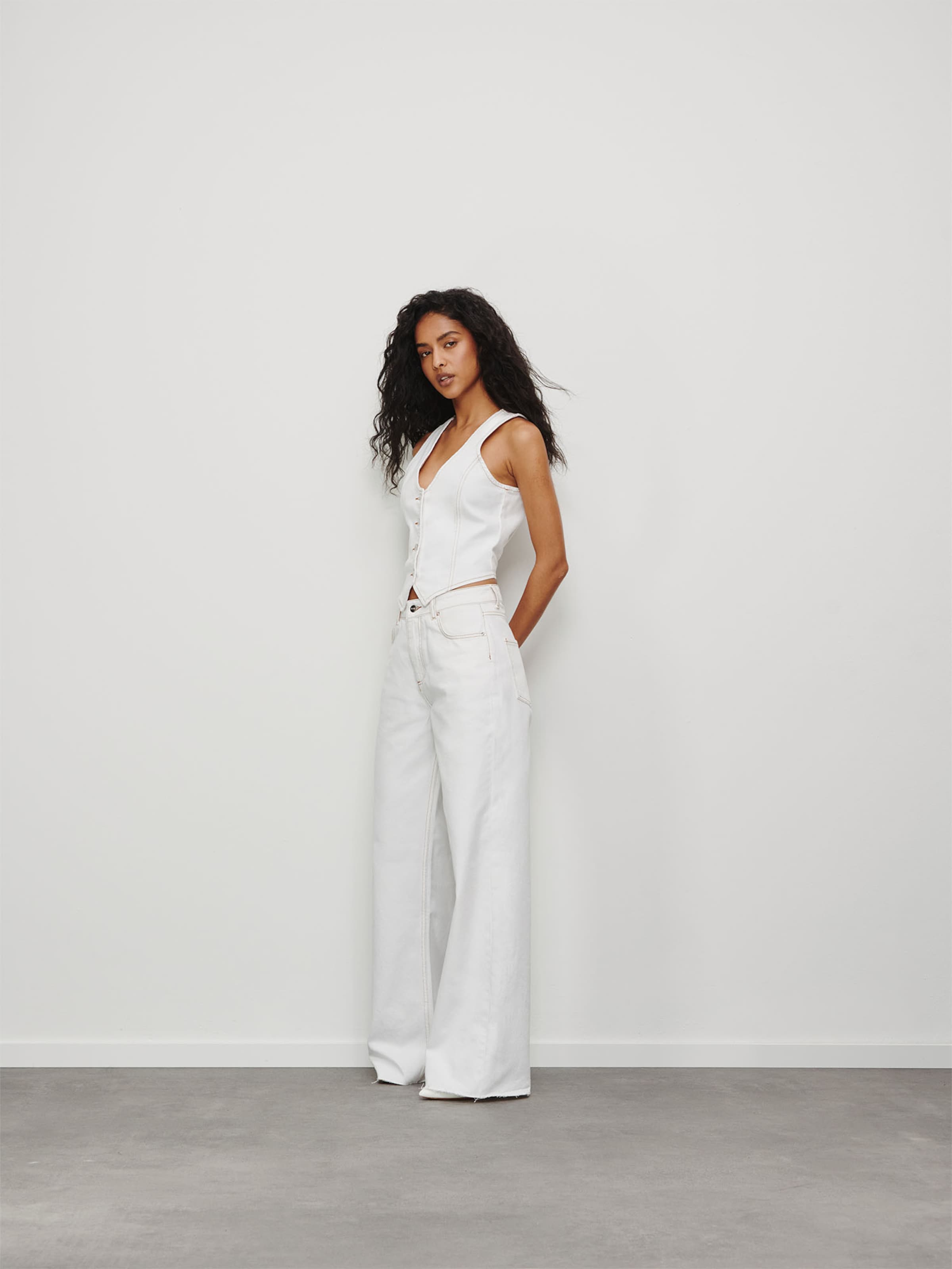 RÆRE by Lorena Rae Kavbojke bela