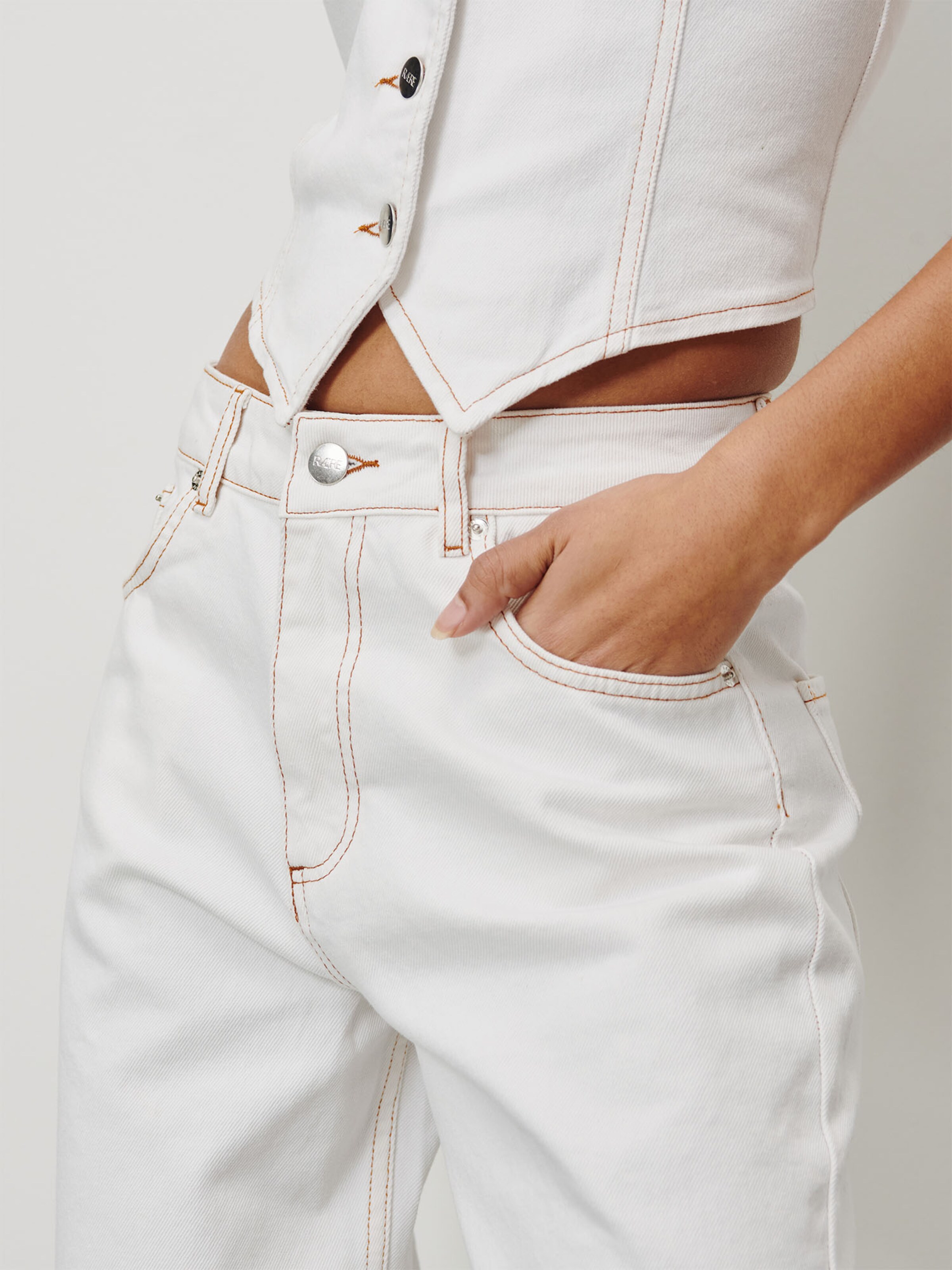 RÆRE by Lorena Rae Kavbojke bela