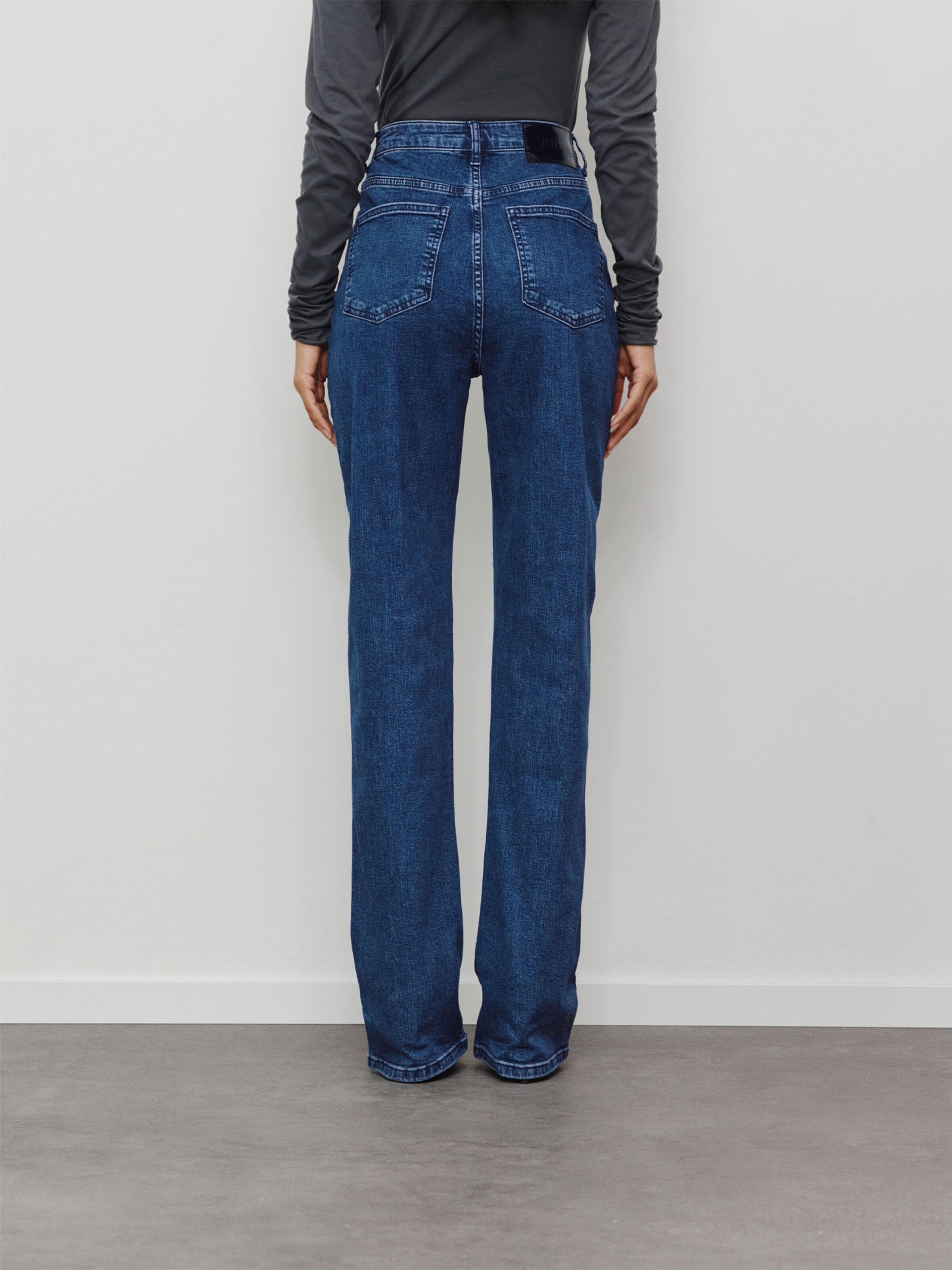 RÆRE by Lorena Rae Kavbojke temno modra