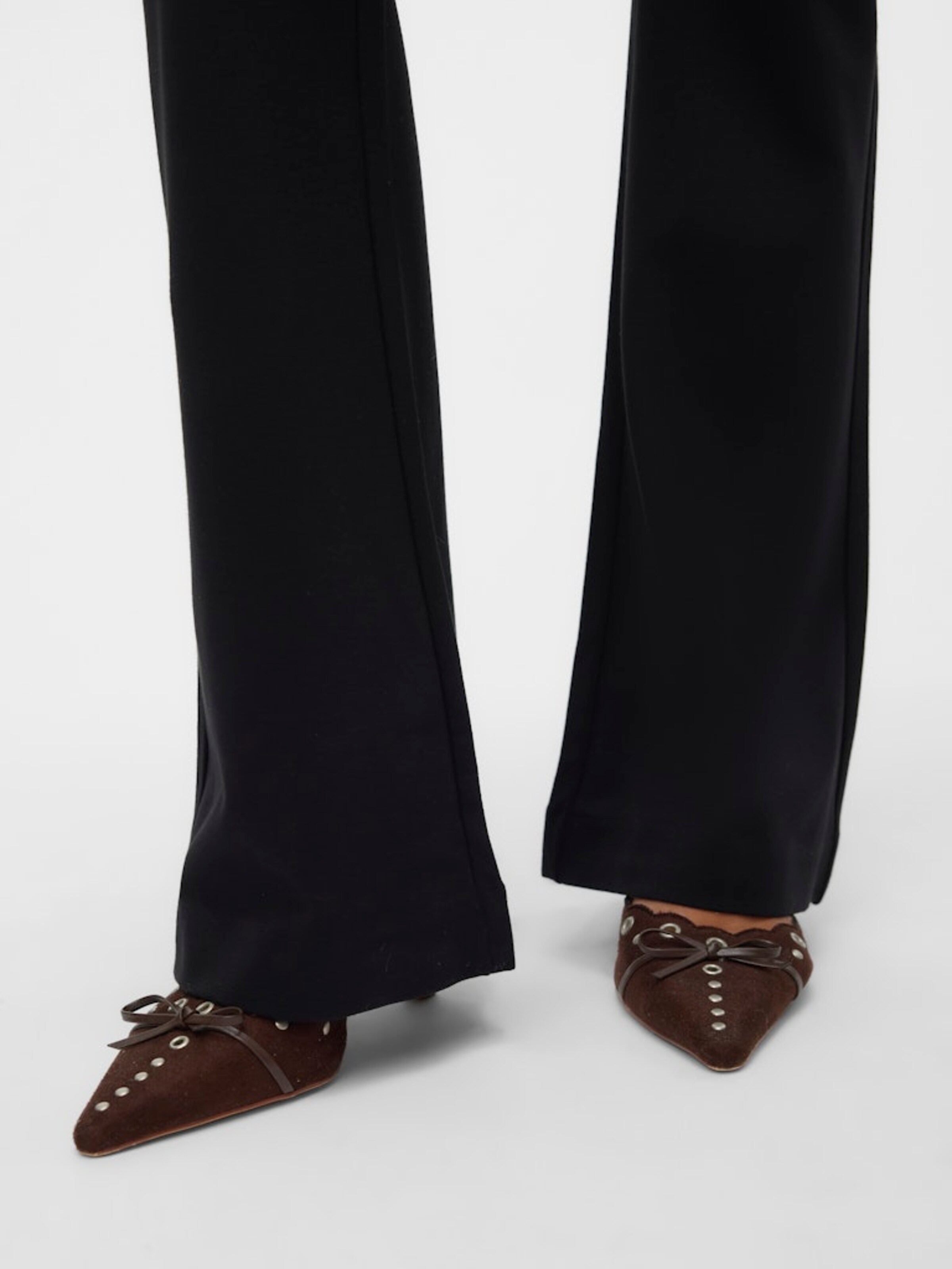 VERO MODA Hlače 'Kamma' črna