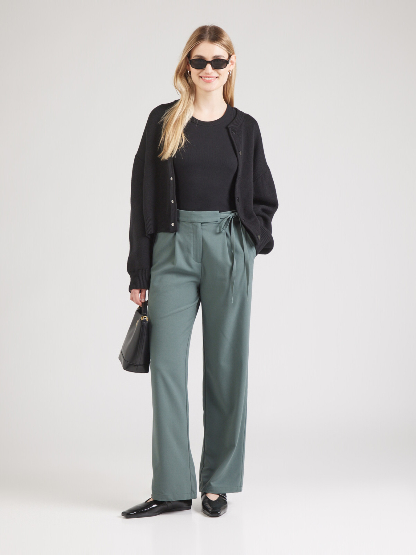 ABOUT YOU Hlače z naborki 'Gemma' zelena